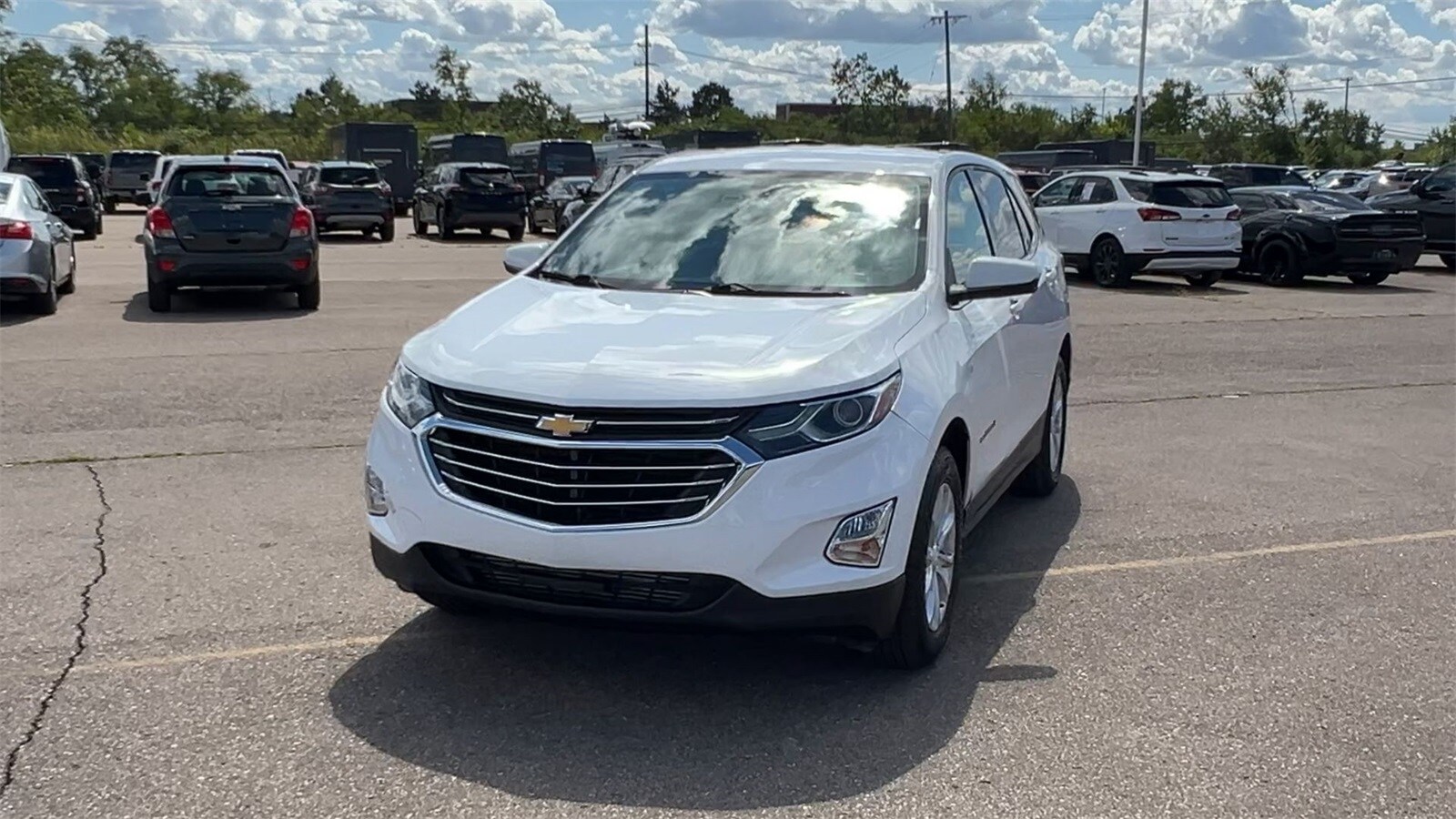 2018 Chevrolet Equinox LT photo 3