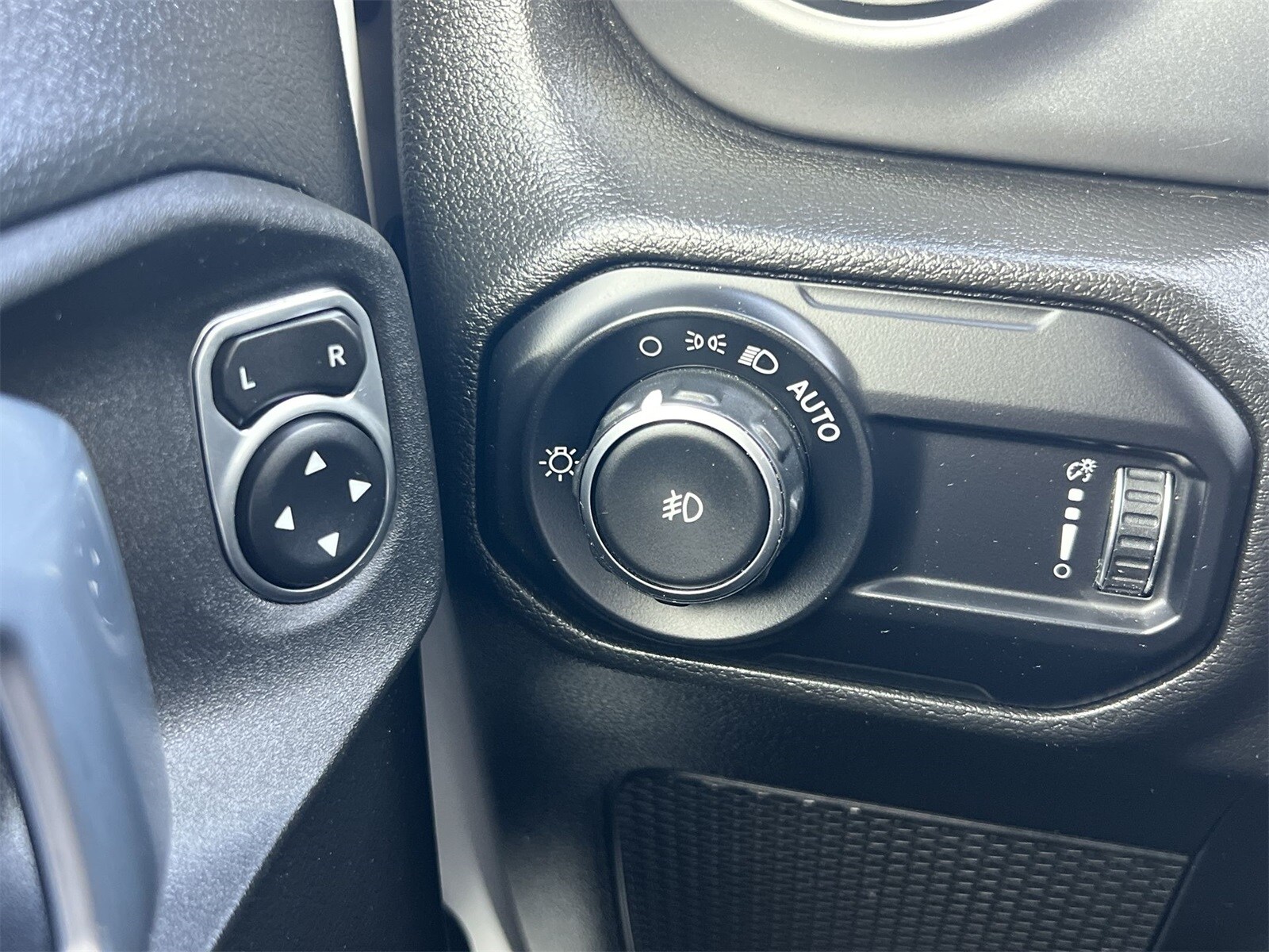 Thumbnail: 2023 Jeep Wrangler - 18