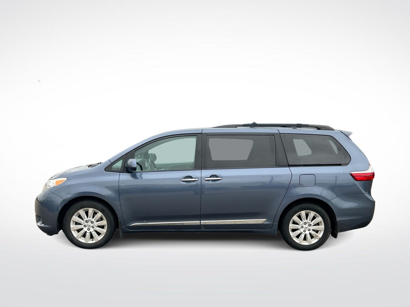 Thumbnail: 2015 Toyota Sienna - 5