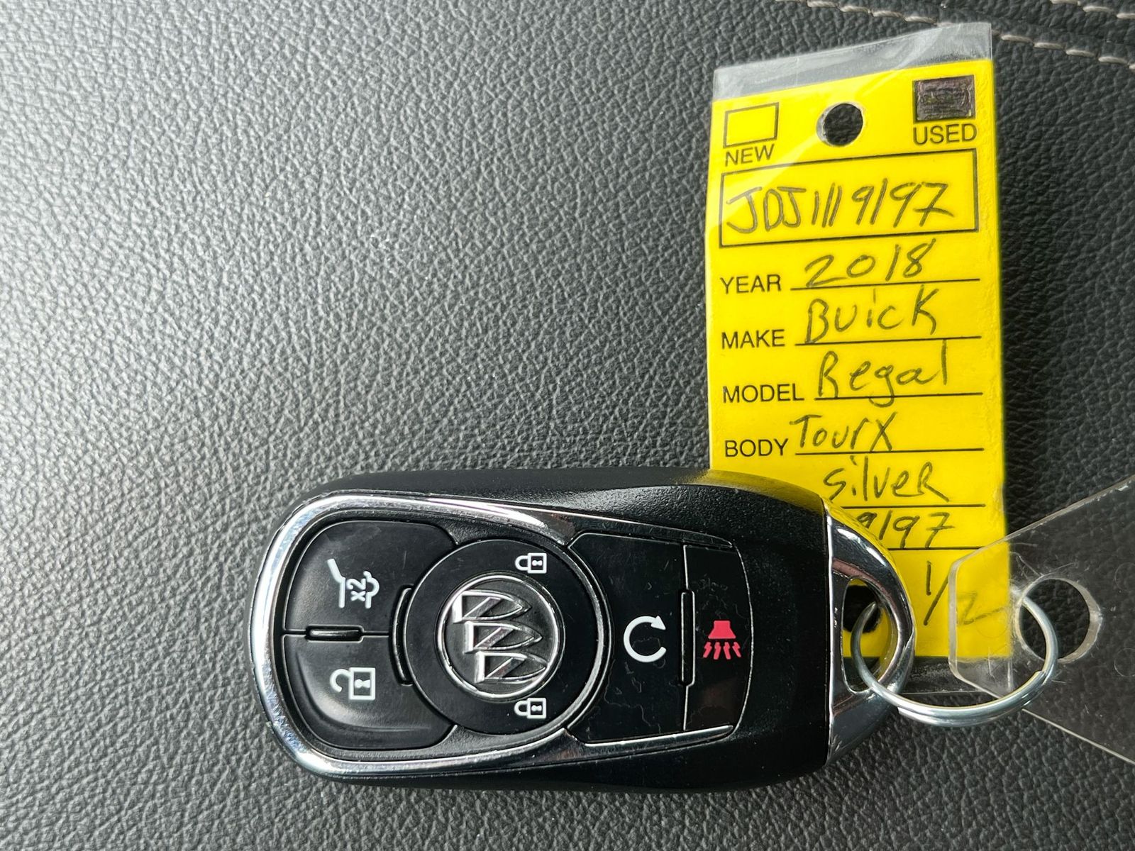 Thumbnail: 2018 Buick Regal - 34