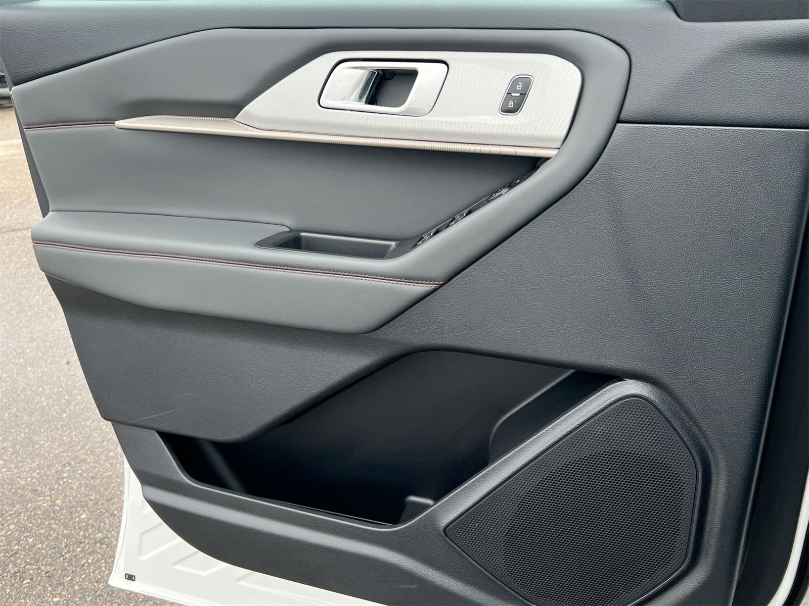 Thumbnail: 2025 Ford Explorer - 29