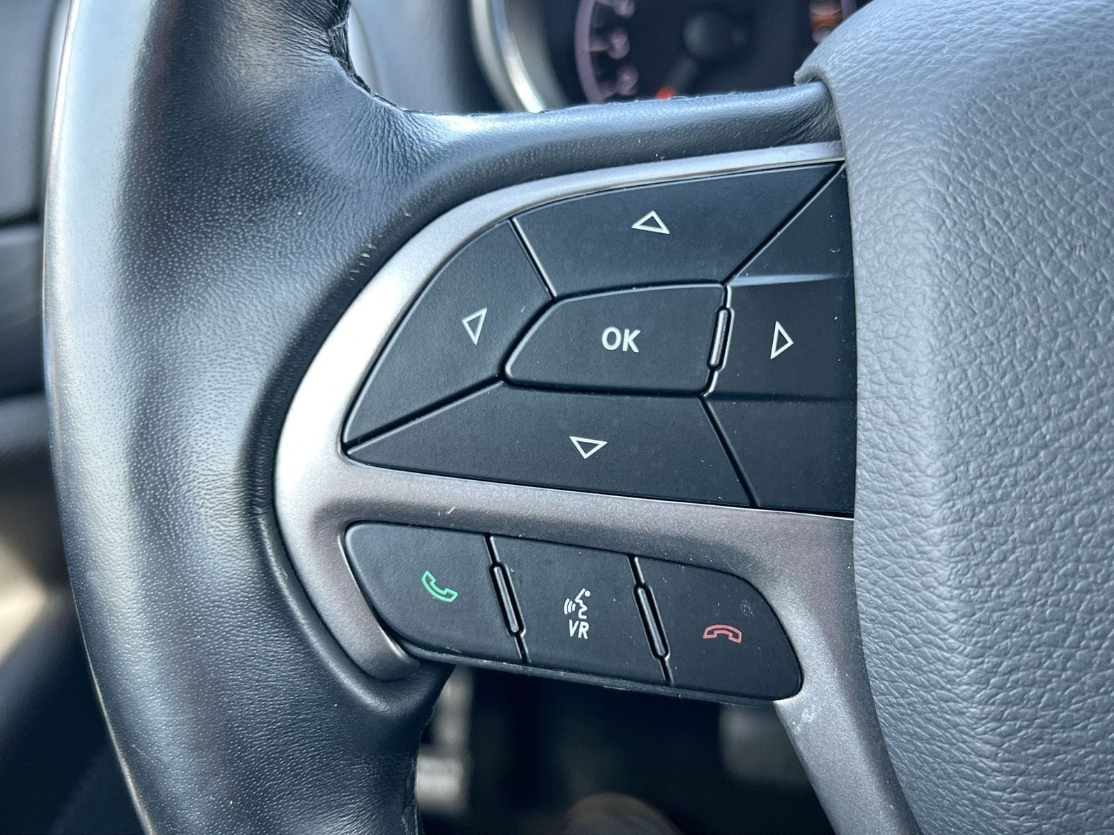 Thumbnail: 2021 Jeep Grand Cherokee - 23