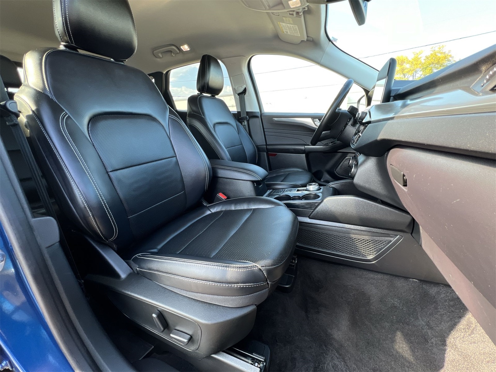 Thumbnail: 2022 Ford Escape - 22