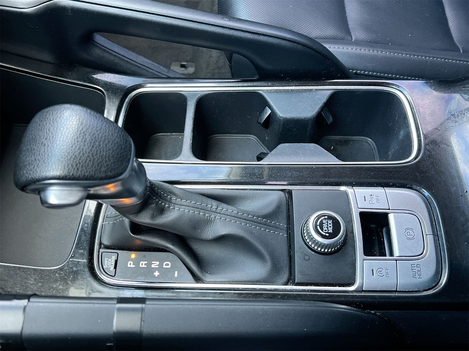 Thumbnail: 2022 Kia Telluride - 32