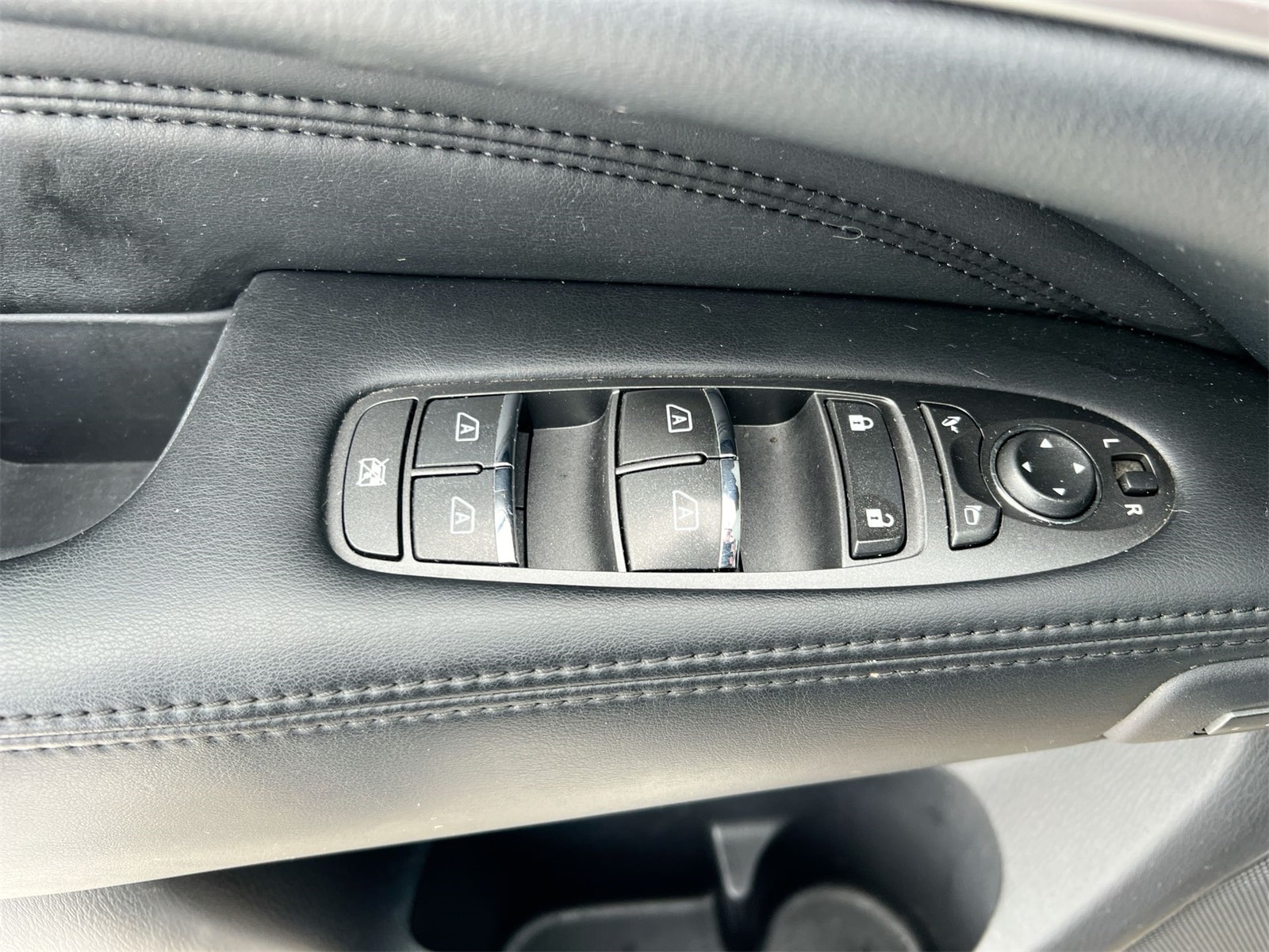 Thumbnail: 2014 INFINITI QX60 - 17