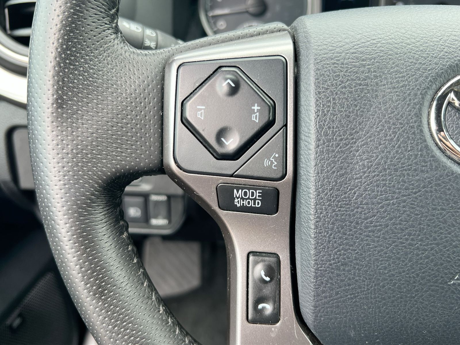 Thumbnail: 2019 Toyota Tacoma - 23