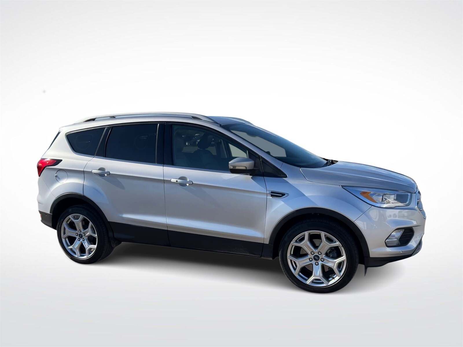 2019 Ford Escape Titanium photo 2