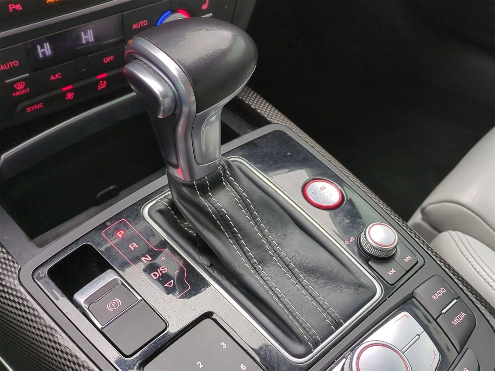 Thumbnail: 2014 Audi S6 - 34