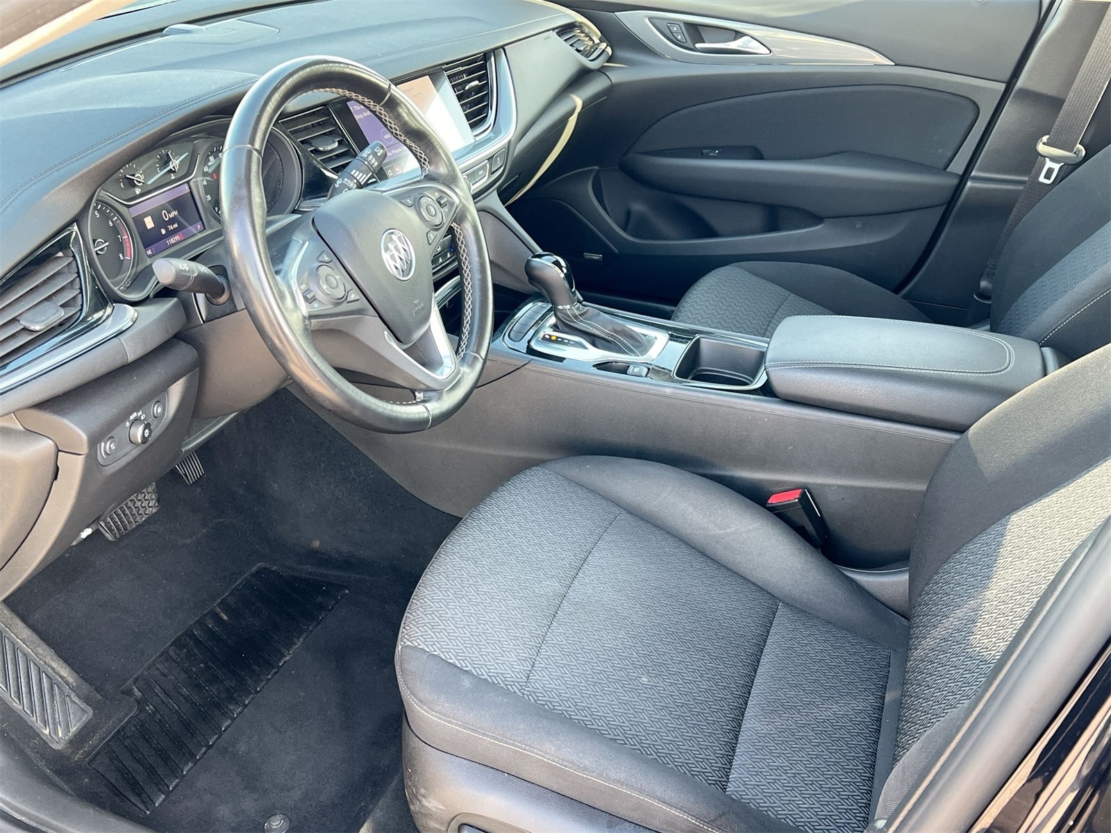 Thumbnail: 2018 Buick Regal - 10