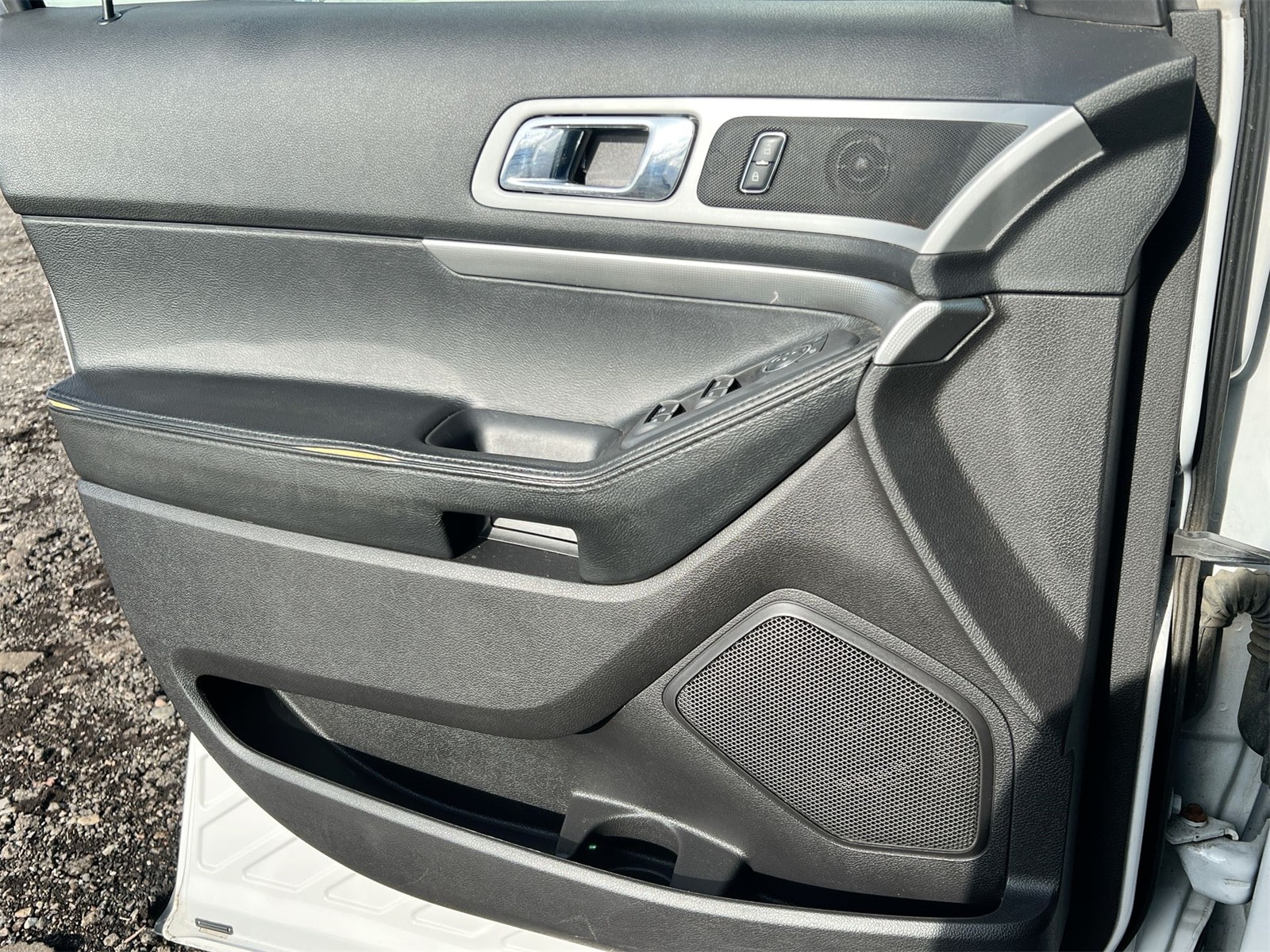 Thumbnail: 2015 Ford Explorer - 29