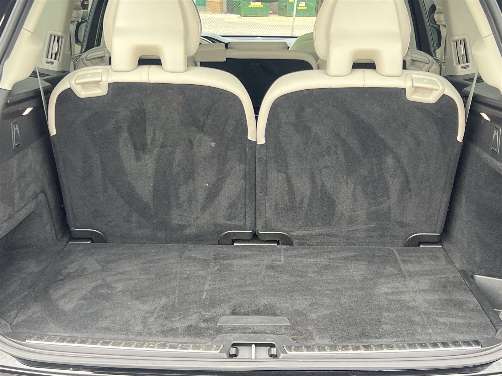 Thumbnail: 2022 Volvo XC90 - 34