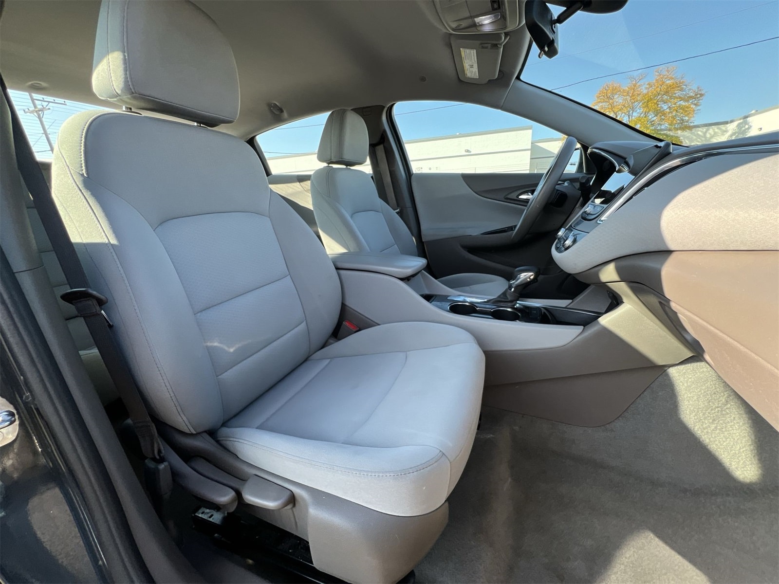 Thumbnail: 2021 Chevrolet Malibu - 21