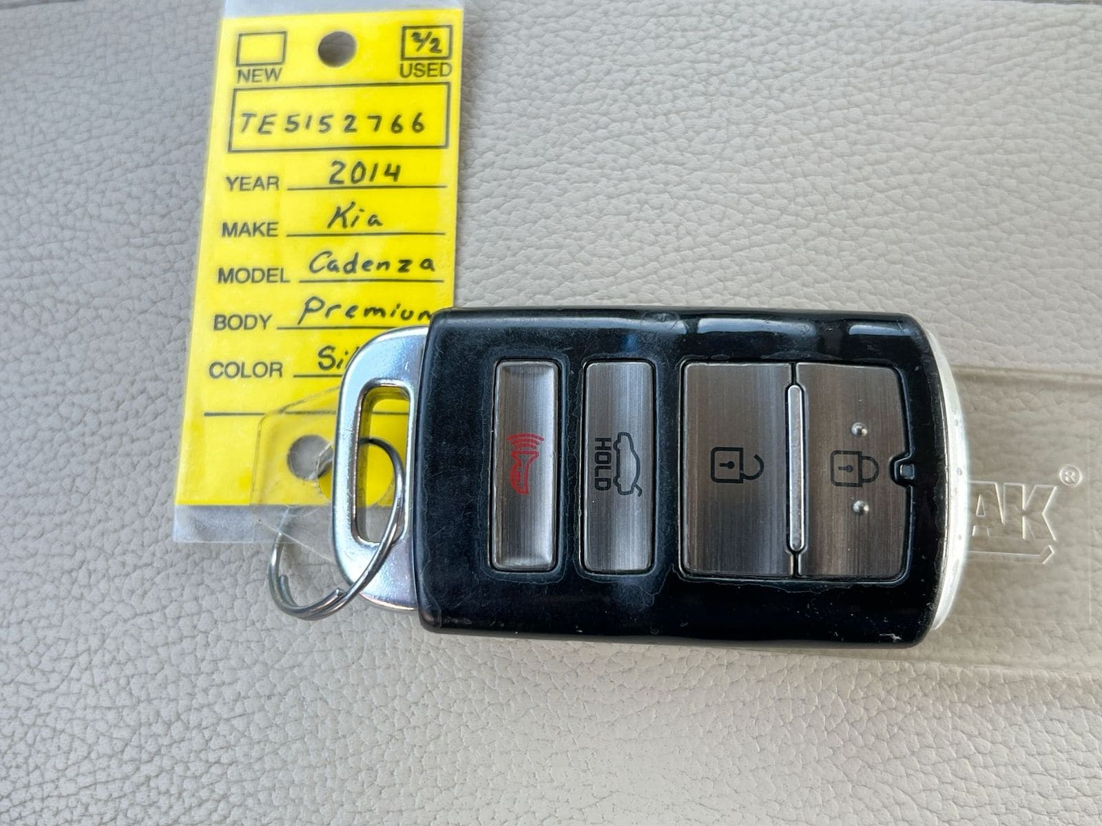 Thumbnail: 2014 Kia Cadenza - 32