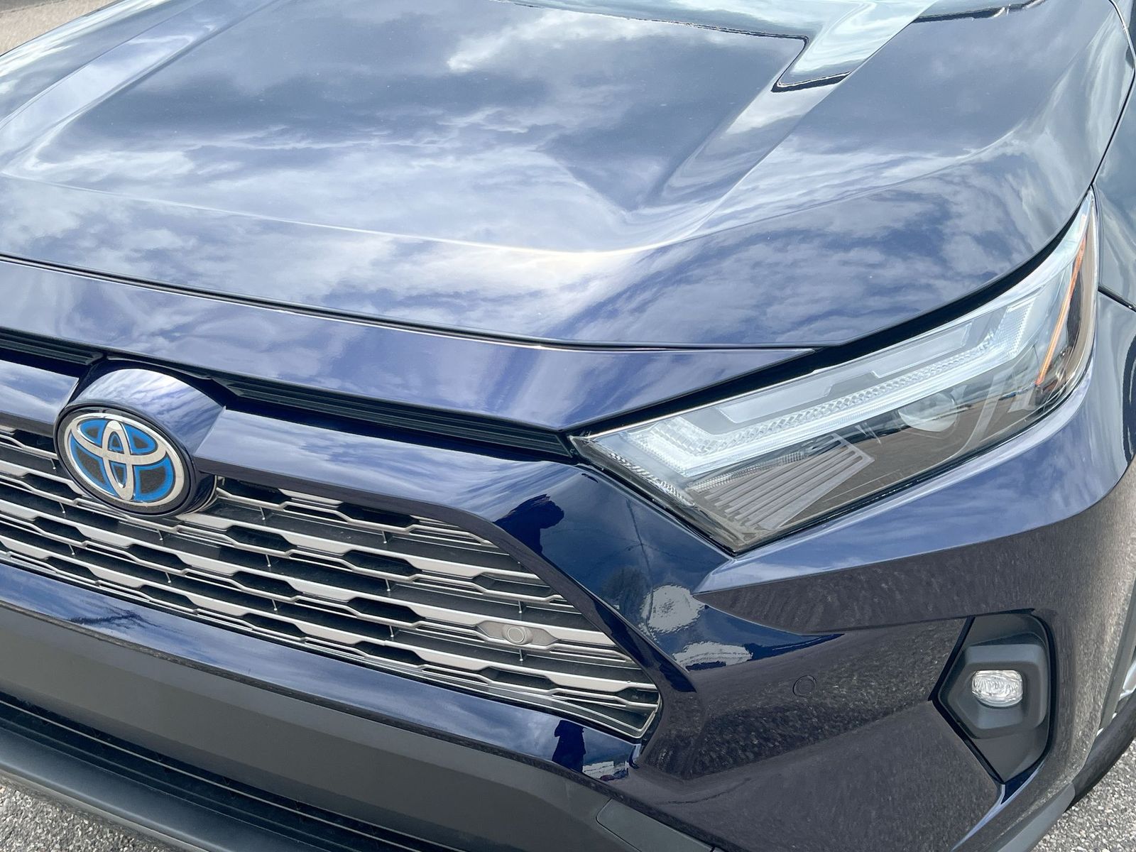 Thumbnail: 2024 Toyota RAV4 - 11
