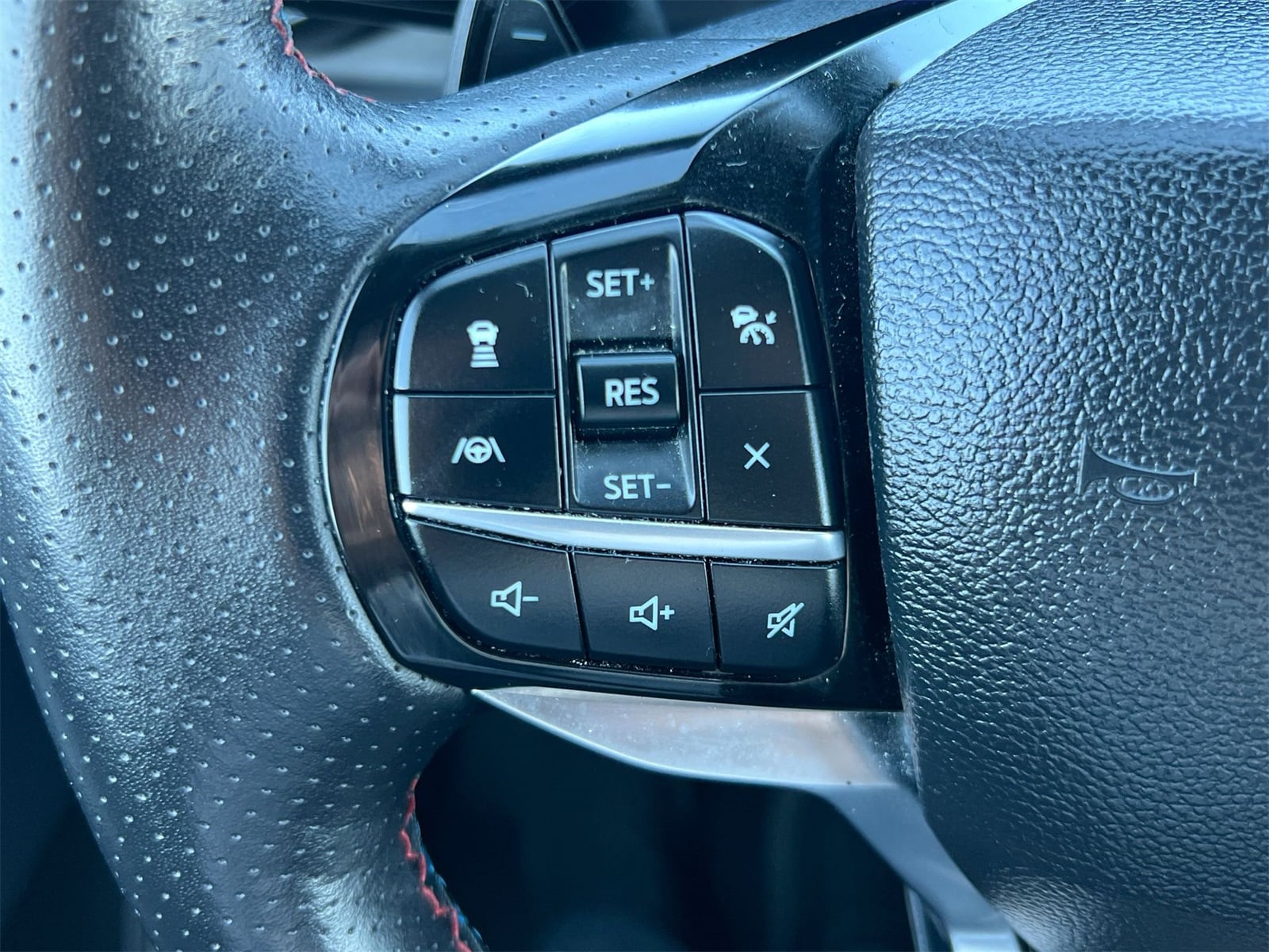 Thumbnail: 2023 Ford Explorer - 24