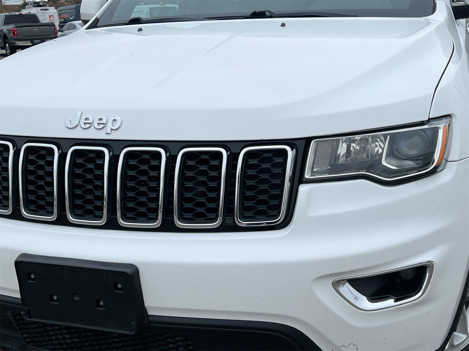 Thumbnail: 2018 Jeep Grand Cherokee - 11