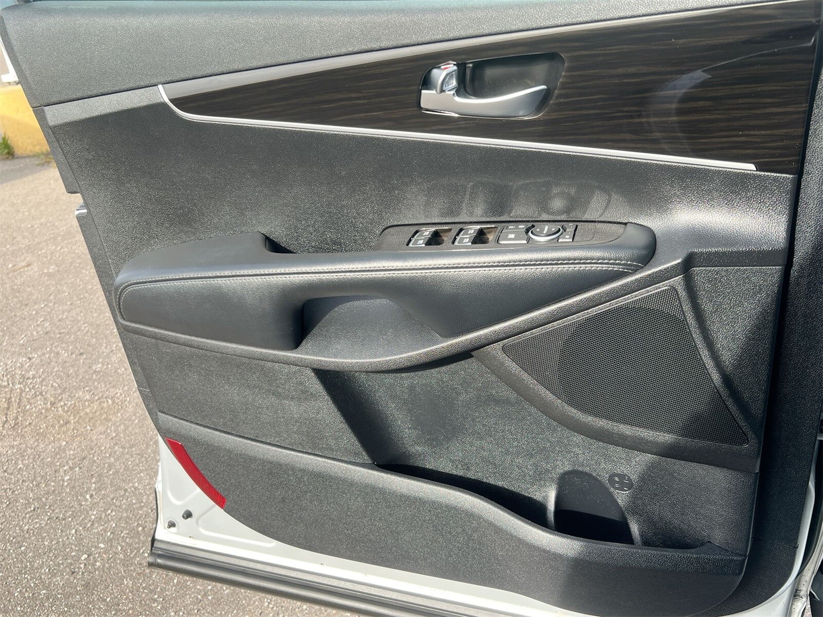 Thumbnail: 2020 Kia Sorento - 31