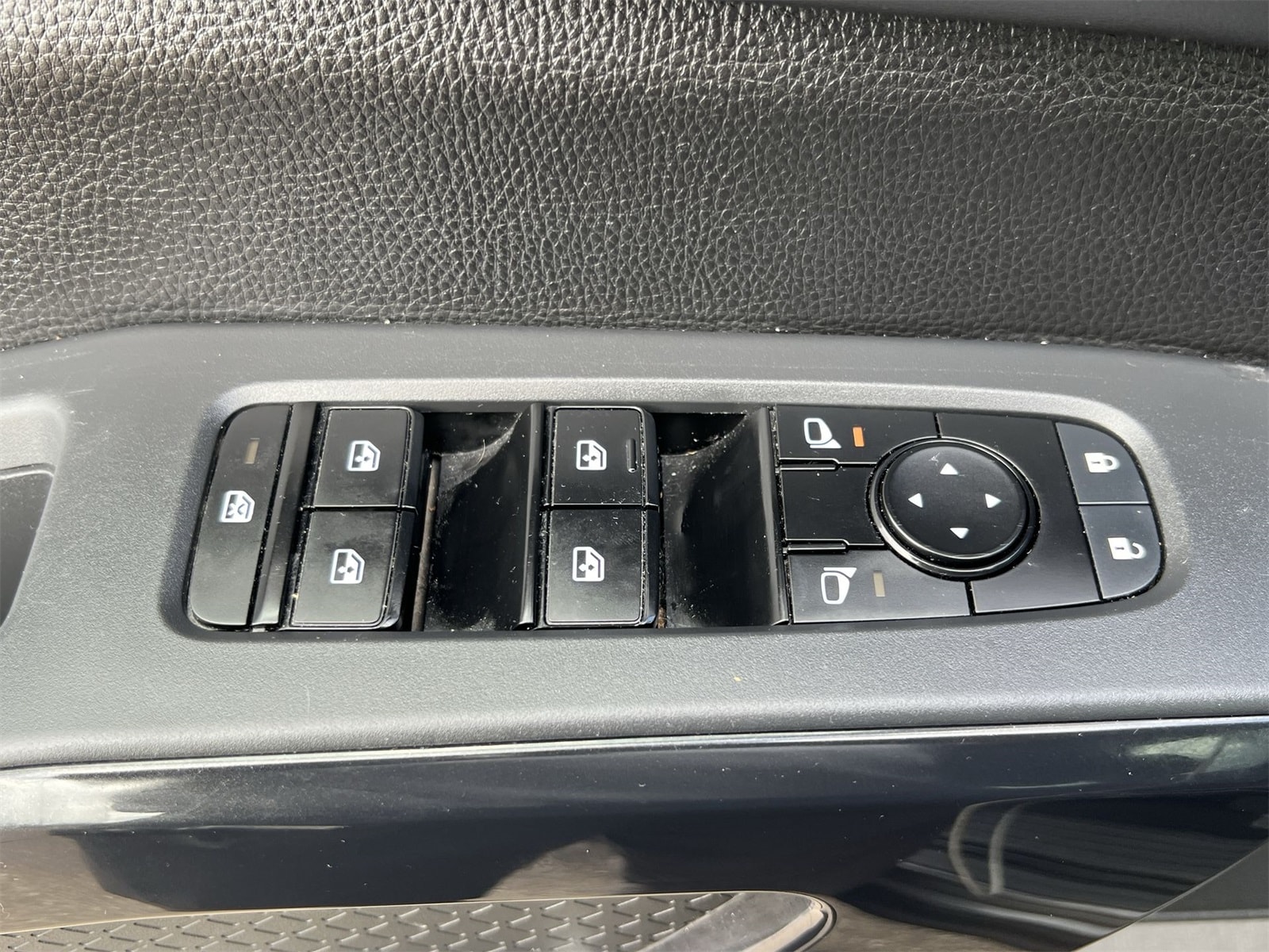 Thumbnail: 2023 Nissan Pathfinder - 18