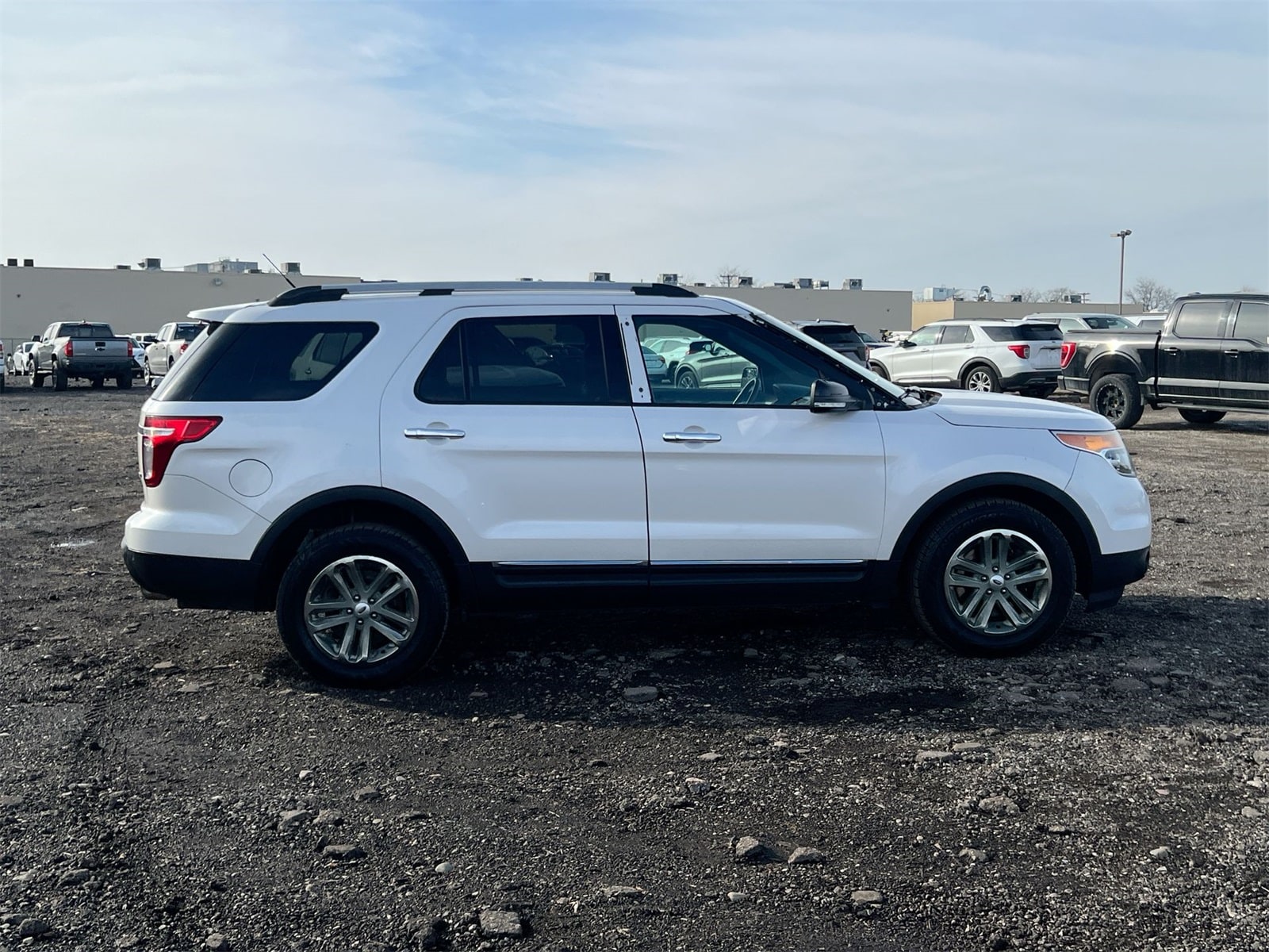 Thumbnail: 2015 Ford Explorer - 9