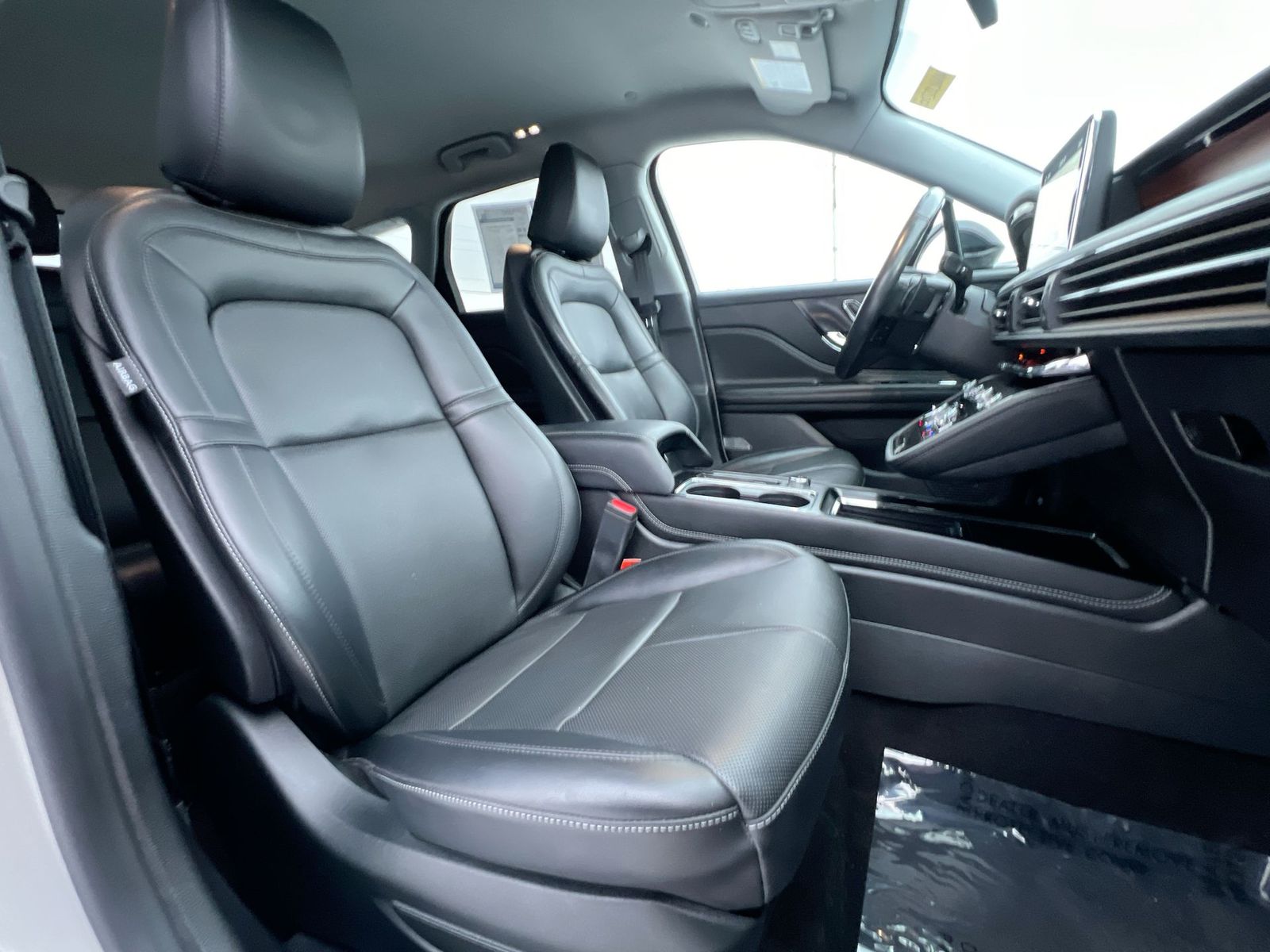 Thumbnail: 2022 Lincoln Corsair - 21