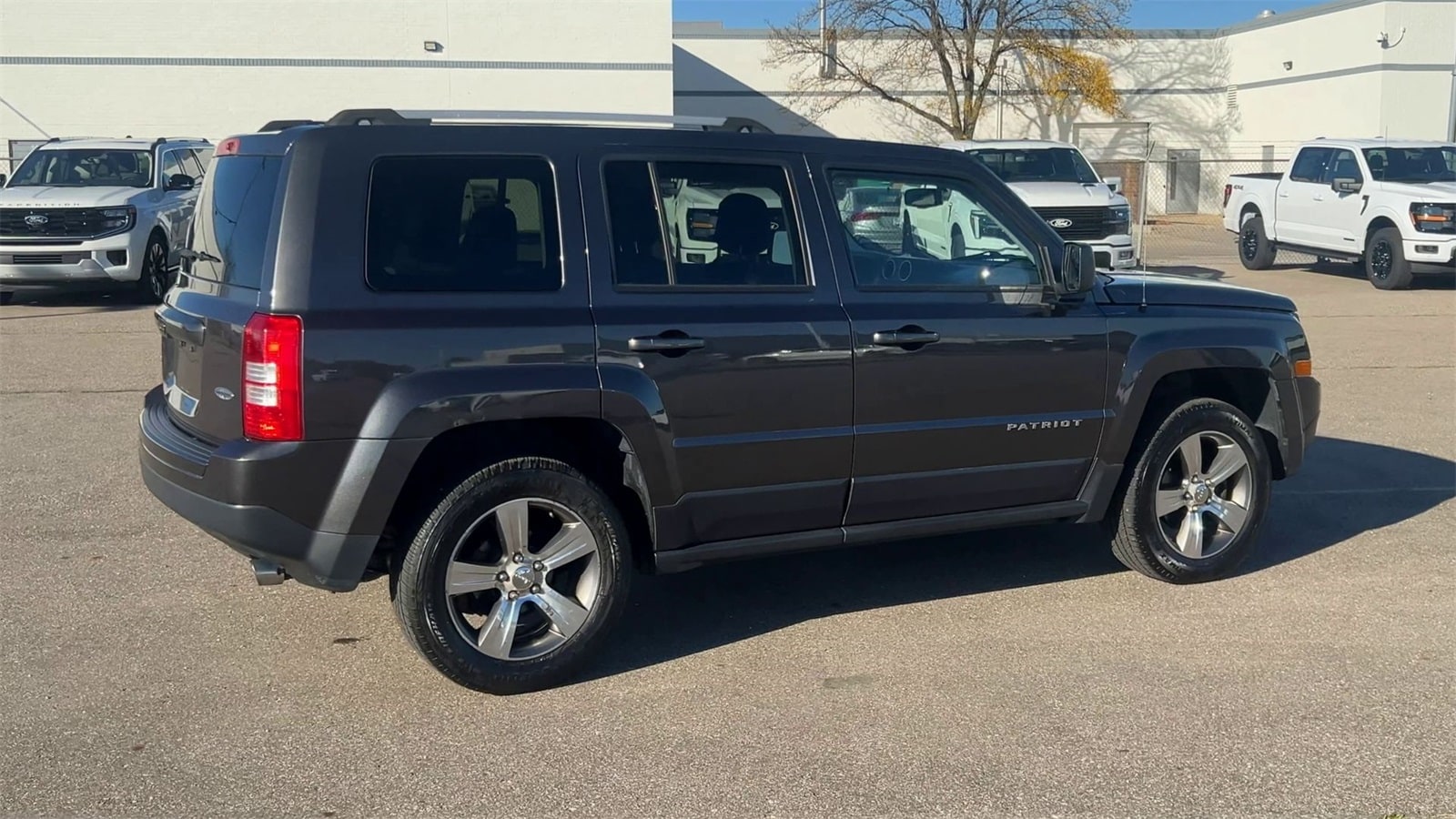 Thumbnail: 2016 Jeep Patriot - 8