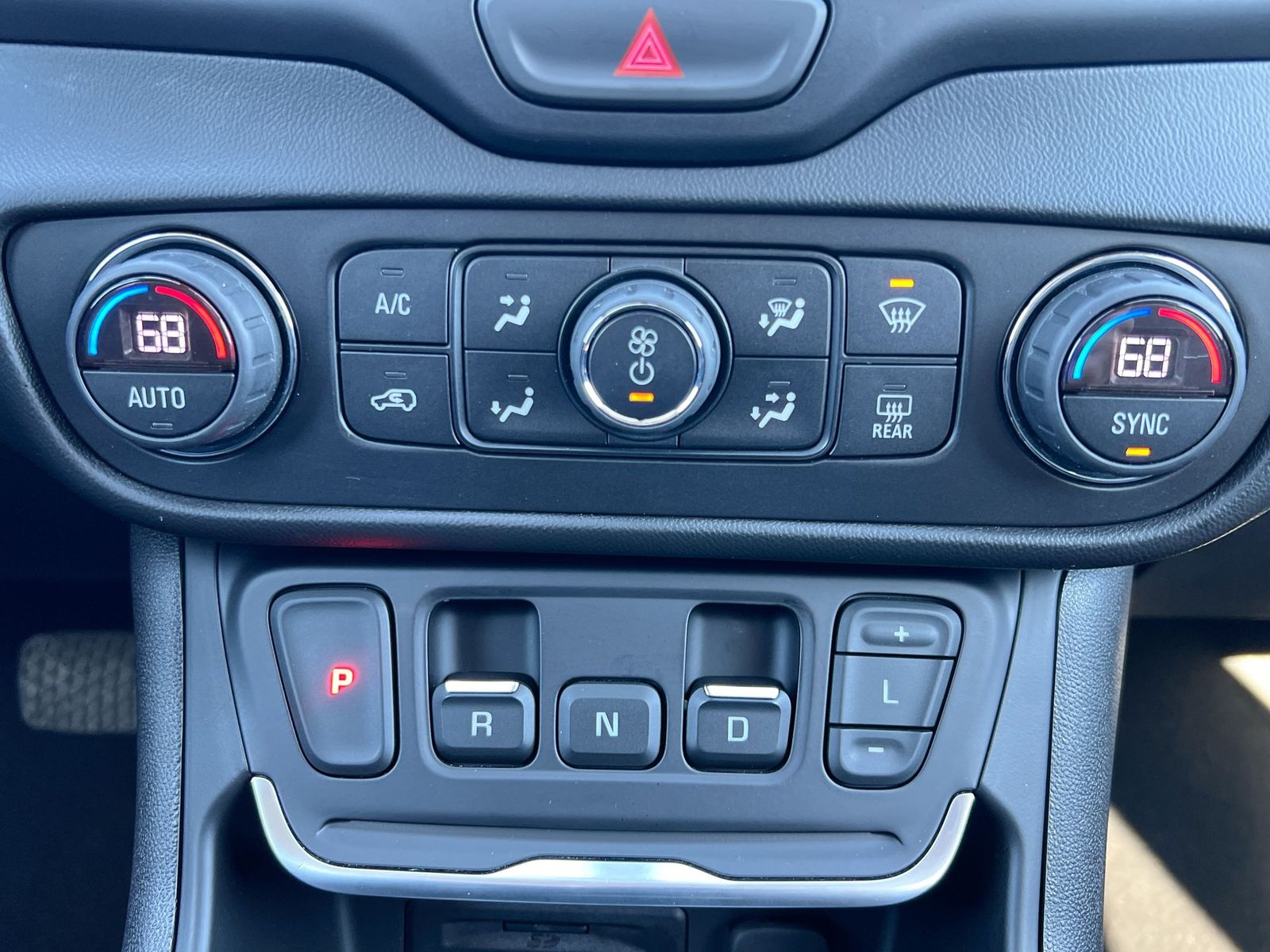 Thumbnail: 2019 GMC Terrain - 31