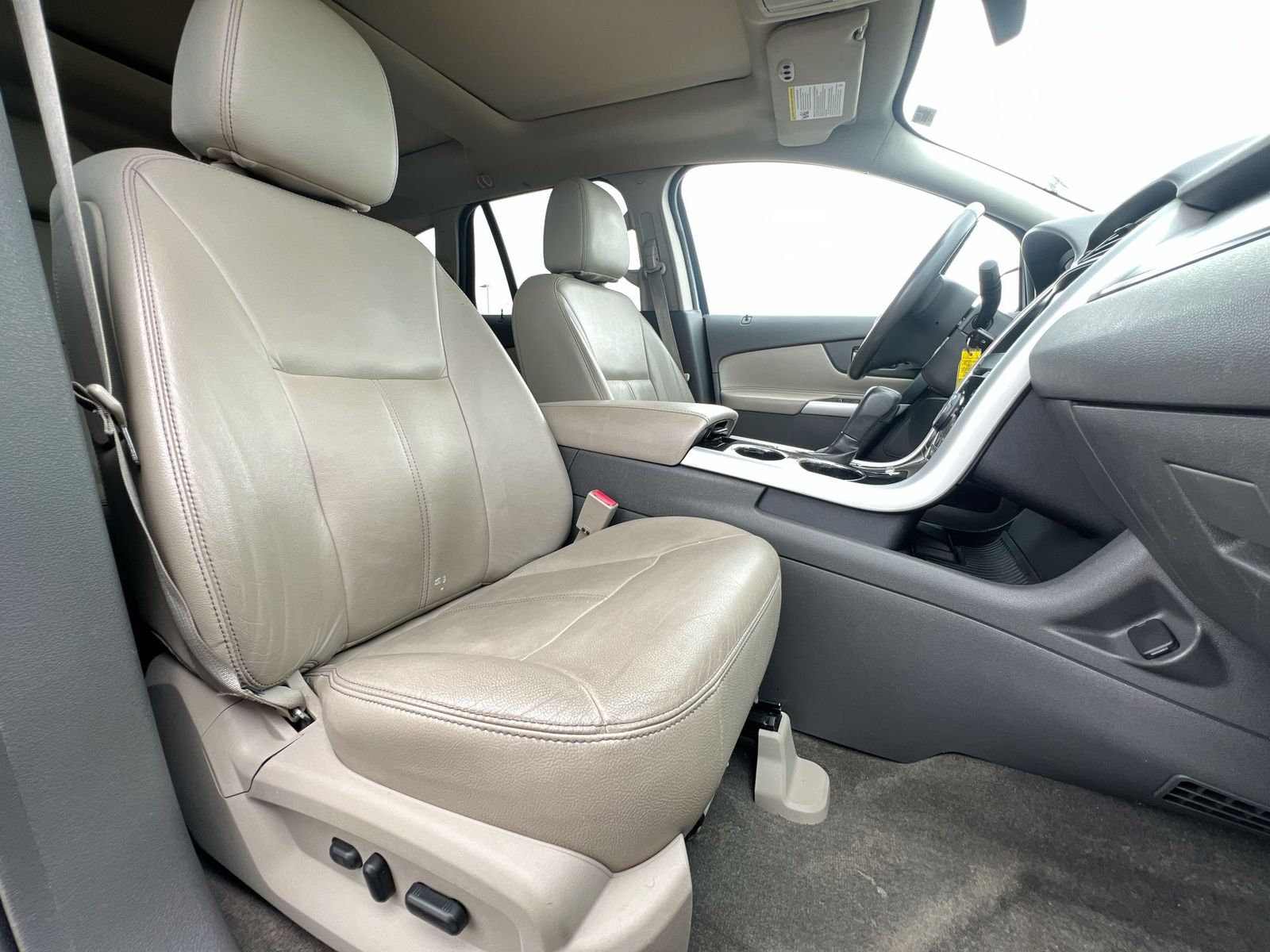 Thumbnail: 2013 Ford Edge - 21