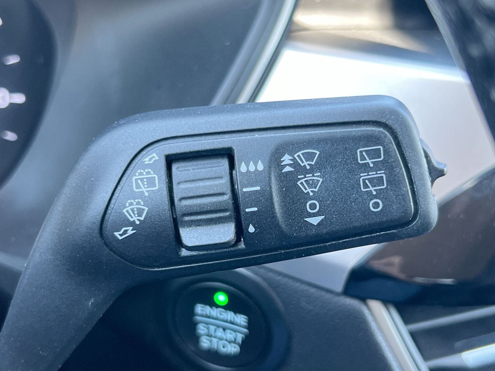 Thumbnail: 2020 Ford Escape - 25