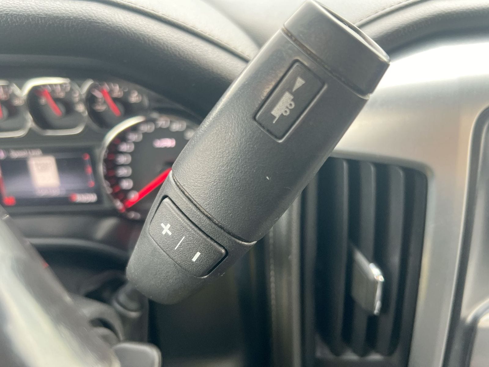 Thumbnail: 2015 GMC Sierra 1500 - 31