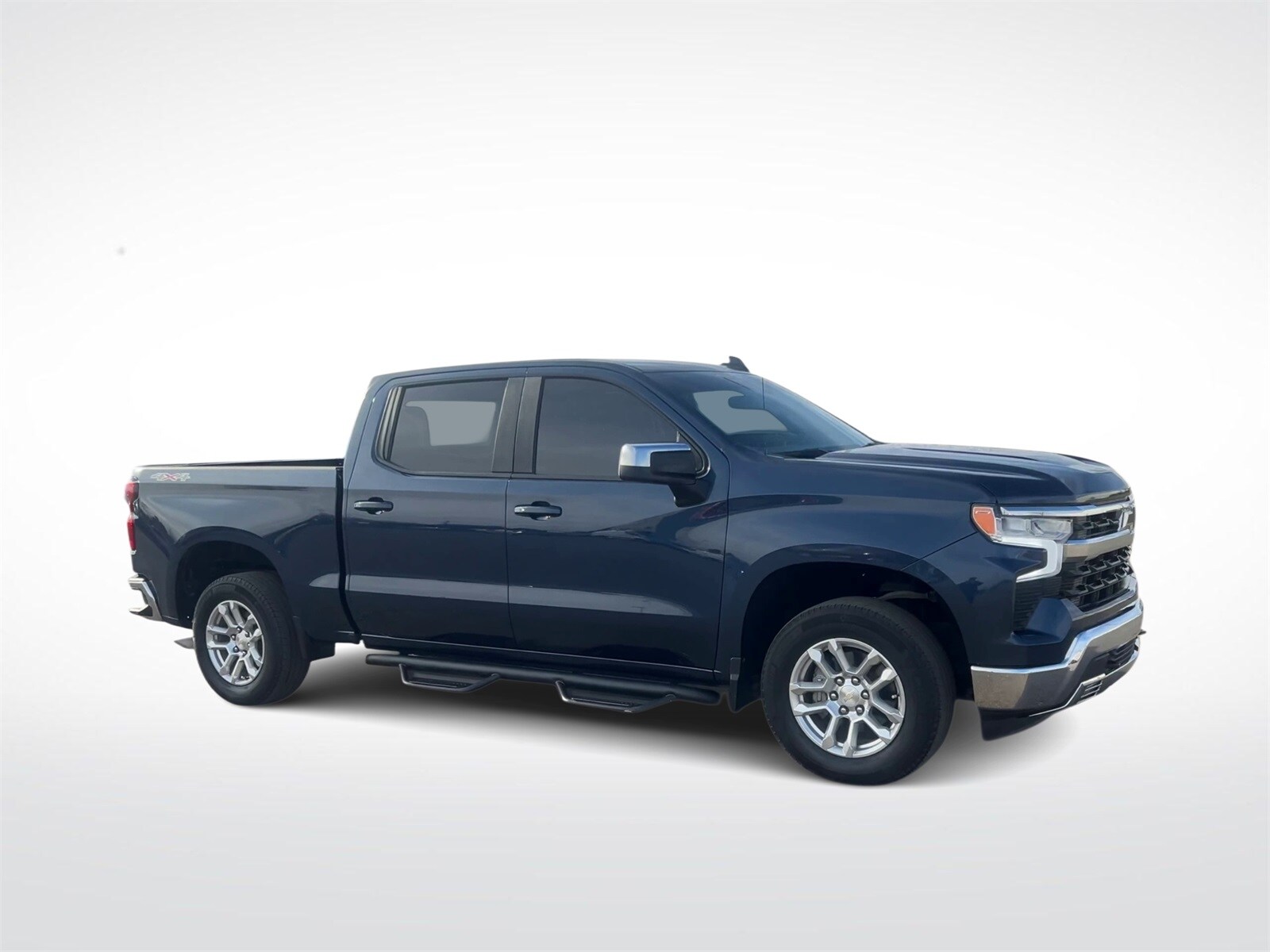 2023 Chevrolet Silverado 1500 LT photo 2