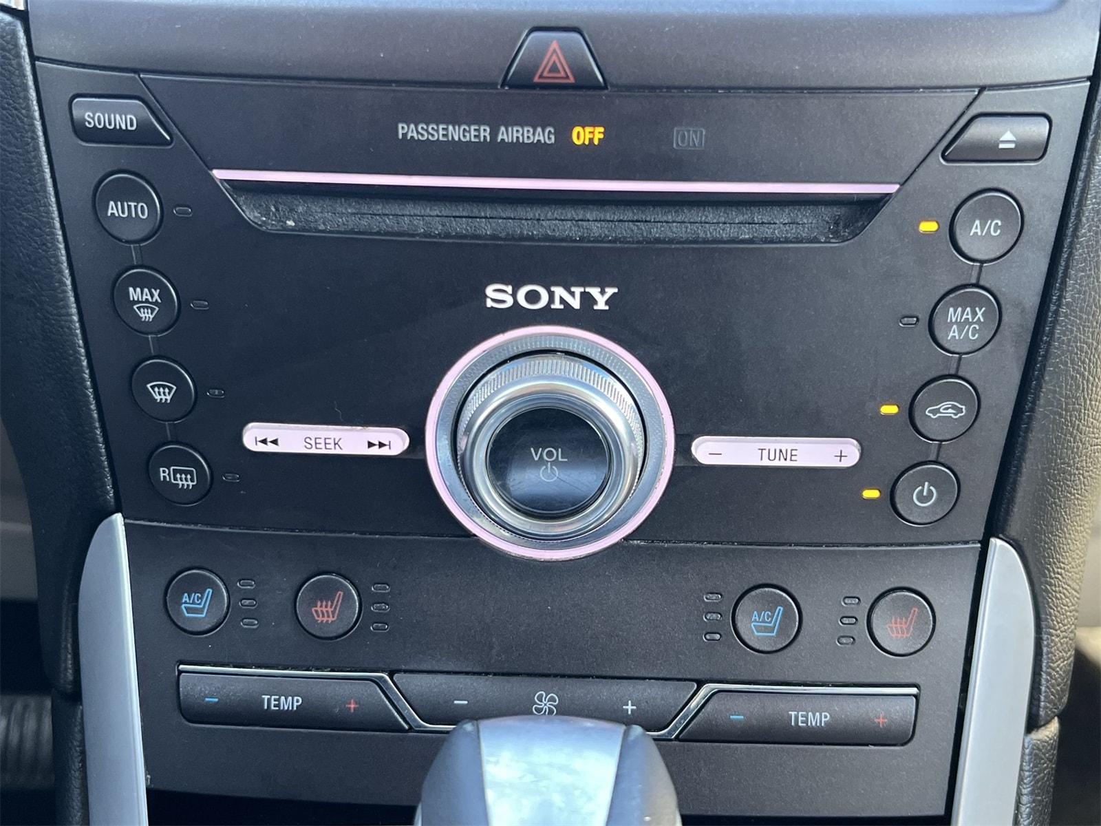 Thumbnail: 2018 Ford Edge - 28