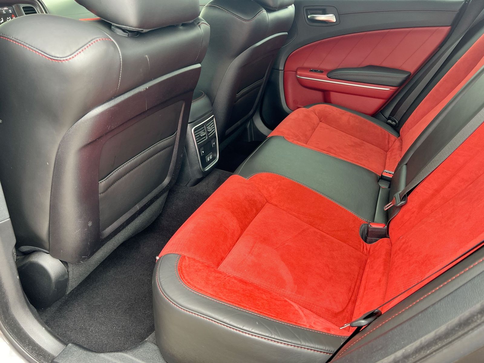 Thumbnail: 2020 Dodge Charger - 18