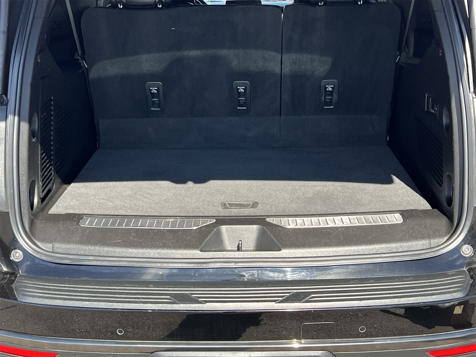 Thumbnail: 2021 Chevrolet Suburban - 33