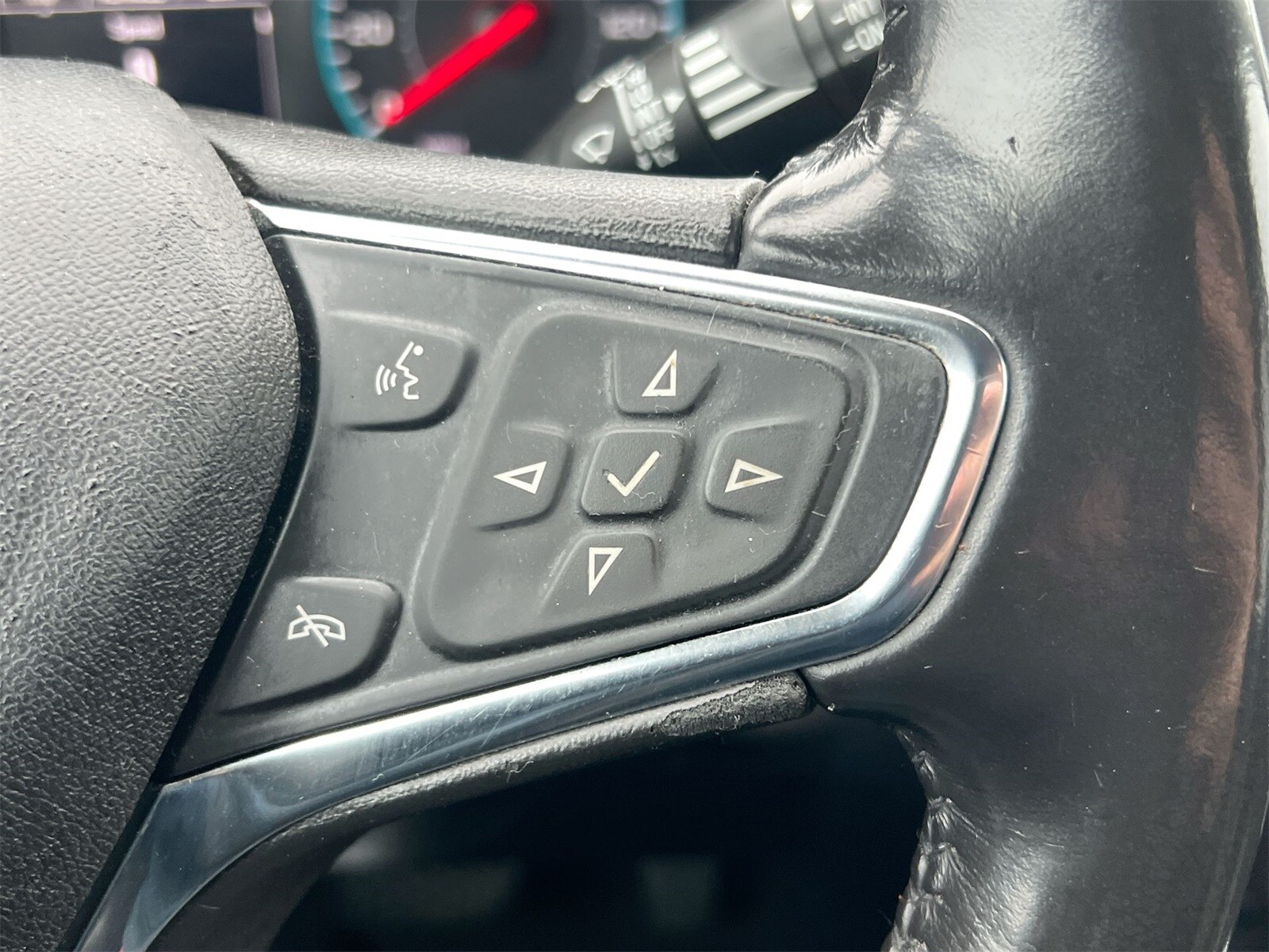 Thumbnail: 2018 Chevrolet Equinox - 24