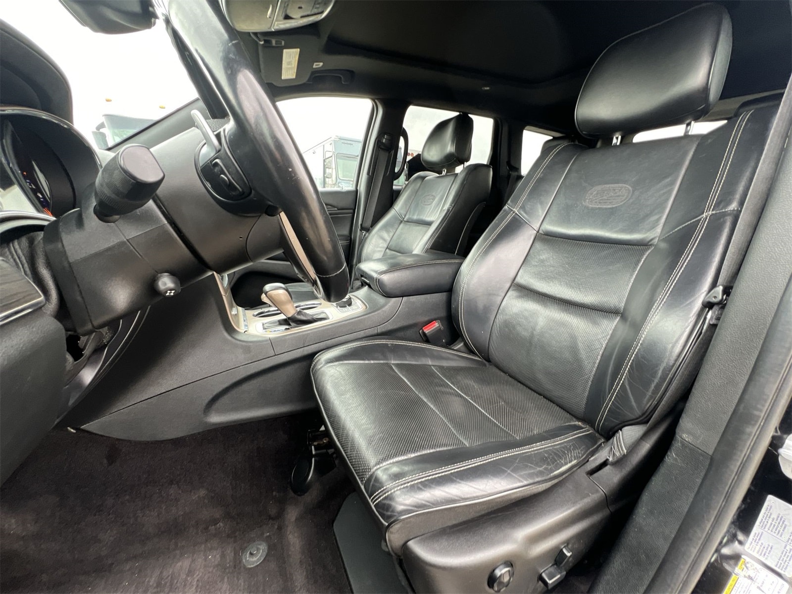 Thumbnail: 2017 Jeep Grand Cherokee - 17