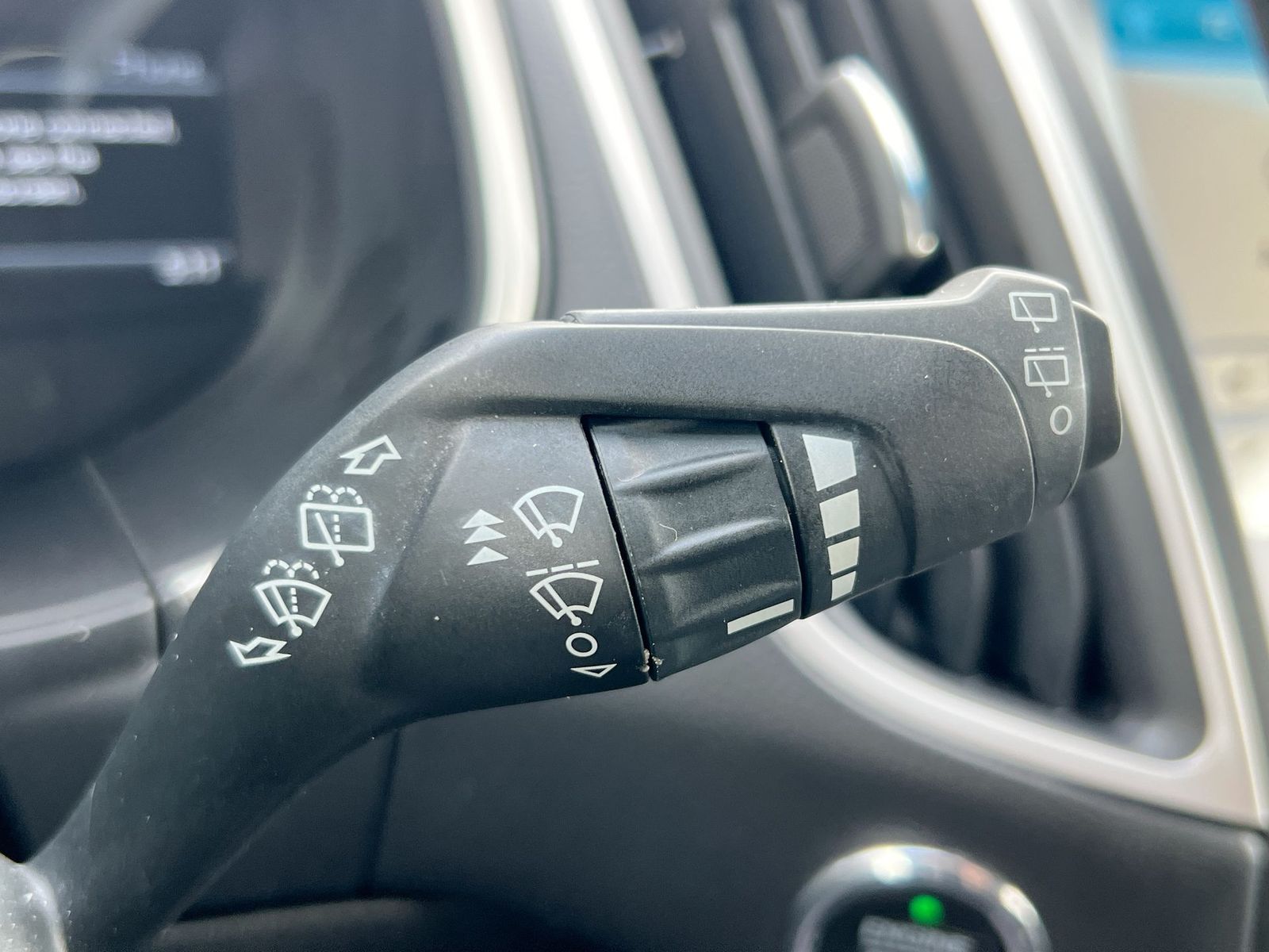 Thumbnail: 2017 Ford Edge - 25