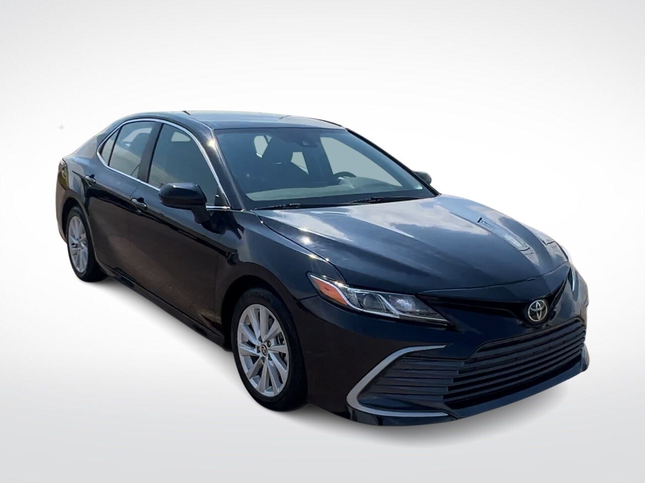 2022 Toyota Camry LE photo 2