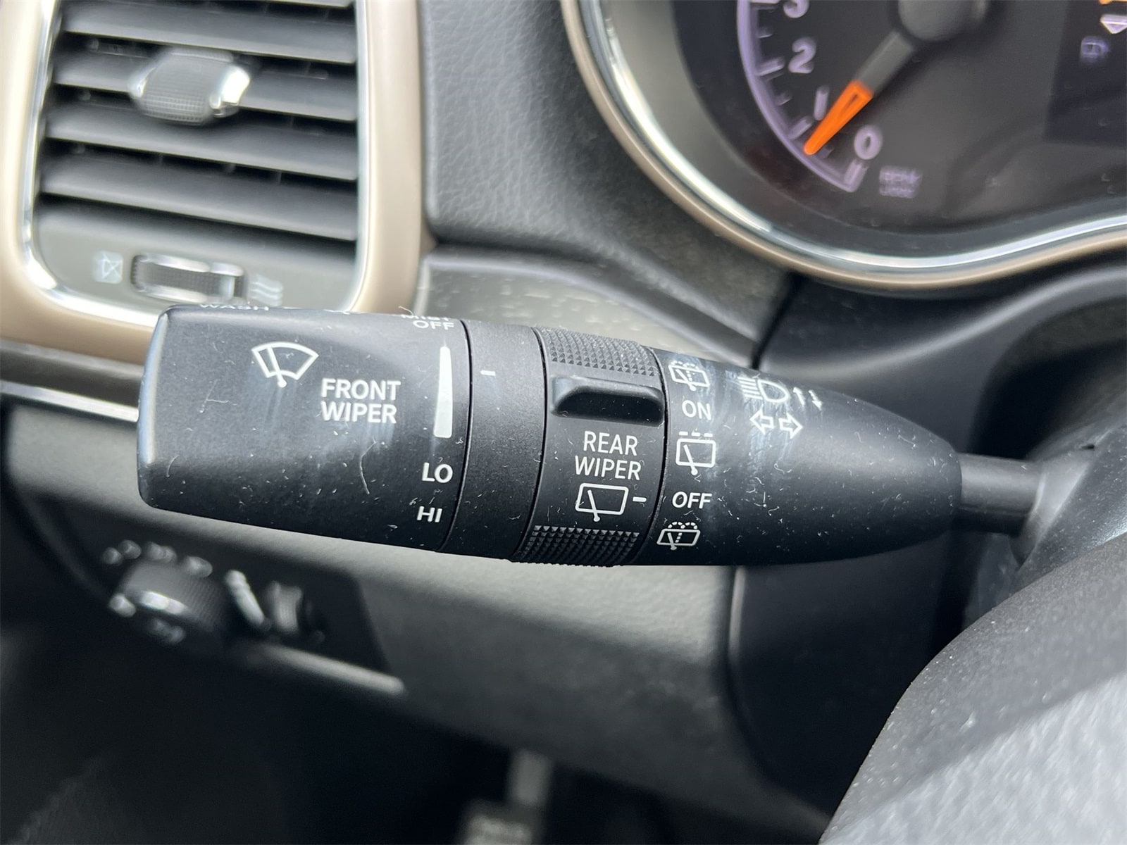 Thumbnail: 2017 Jeep Grand Cherokee - 26