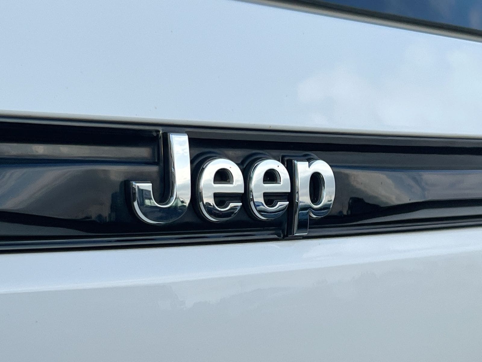 Thumbnail: 2022 Jeep Grand Cherokee - 12