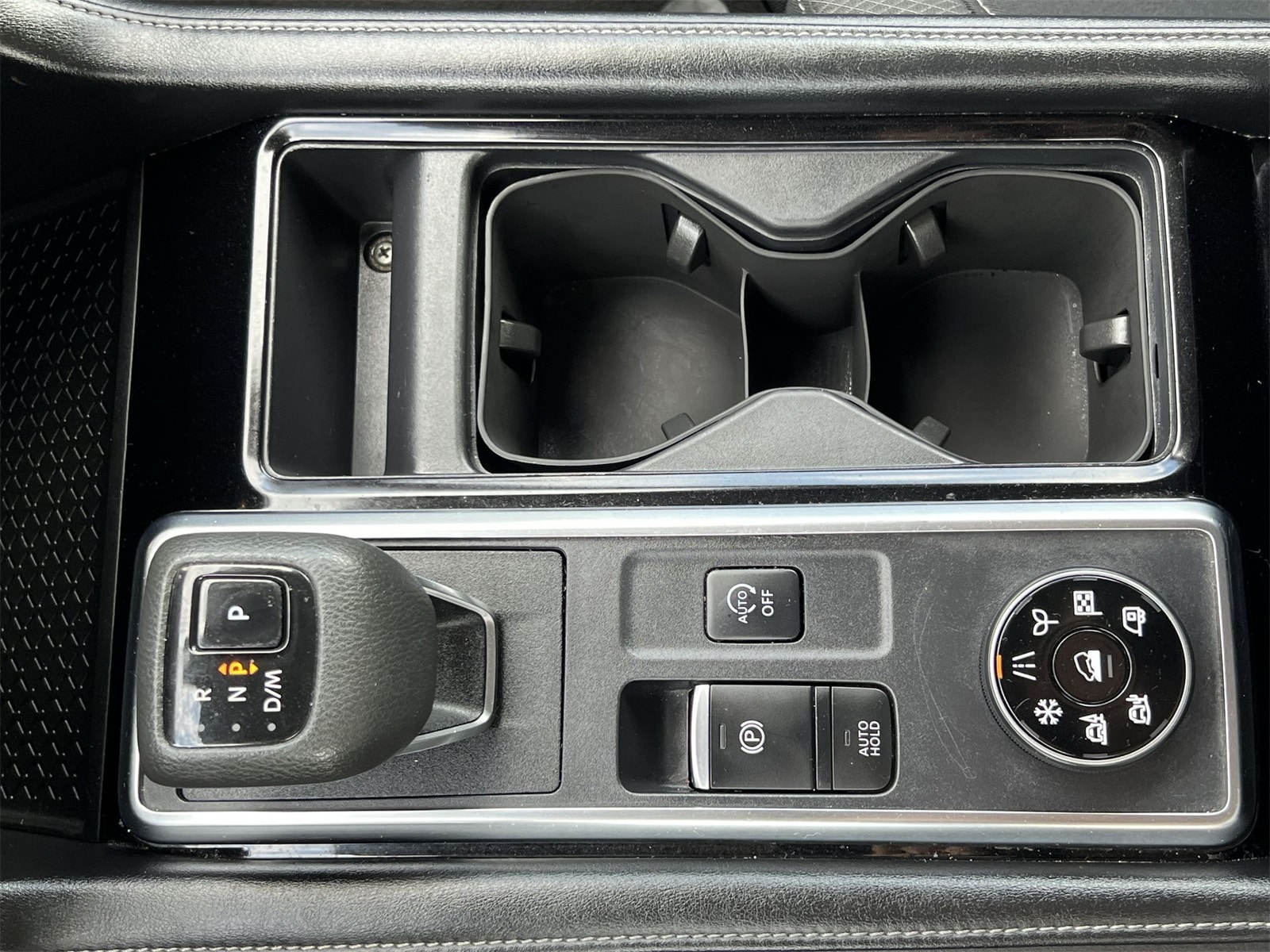 Thumbnail: 2023 Nissan Pathfinder - 32