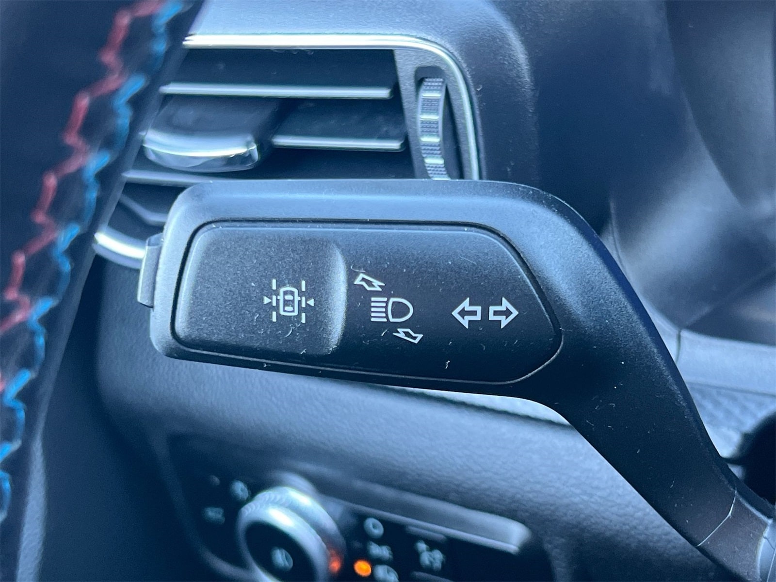 Thumbnail: 2023 Ford Explorer - 27