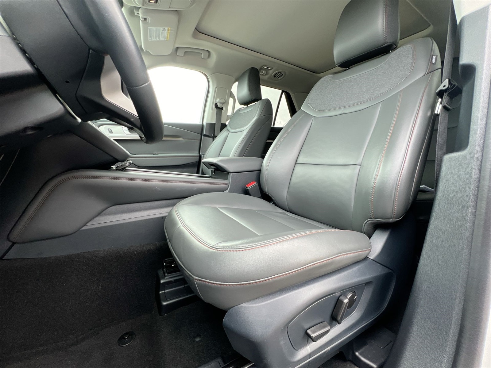 Thumbnail: 2025 Ford Explorer - 16