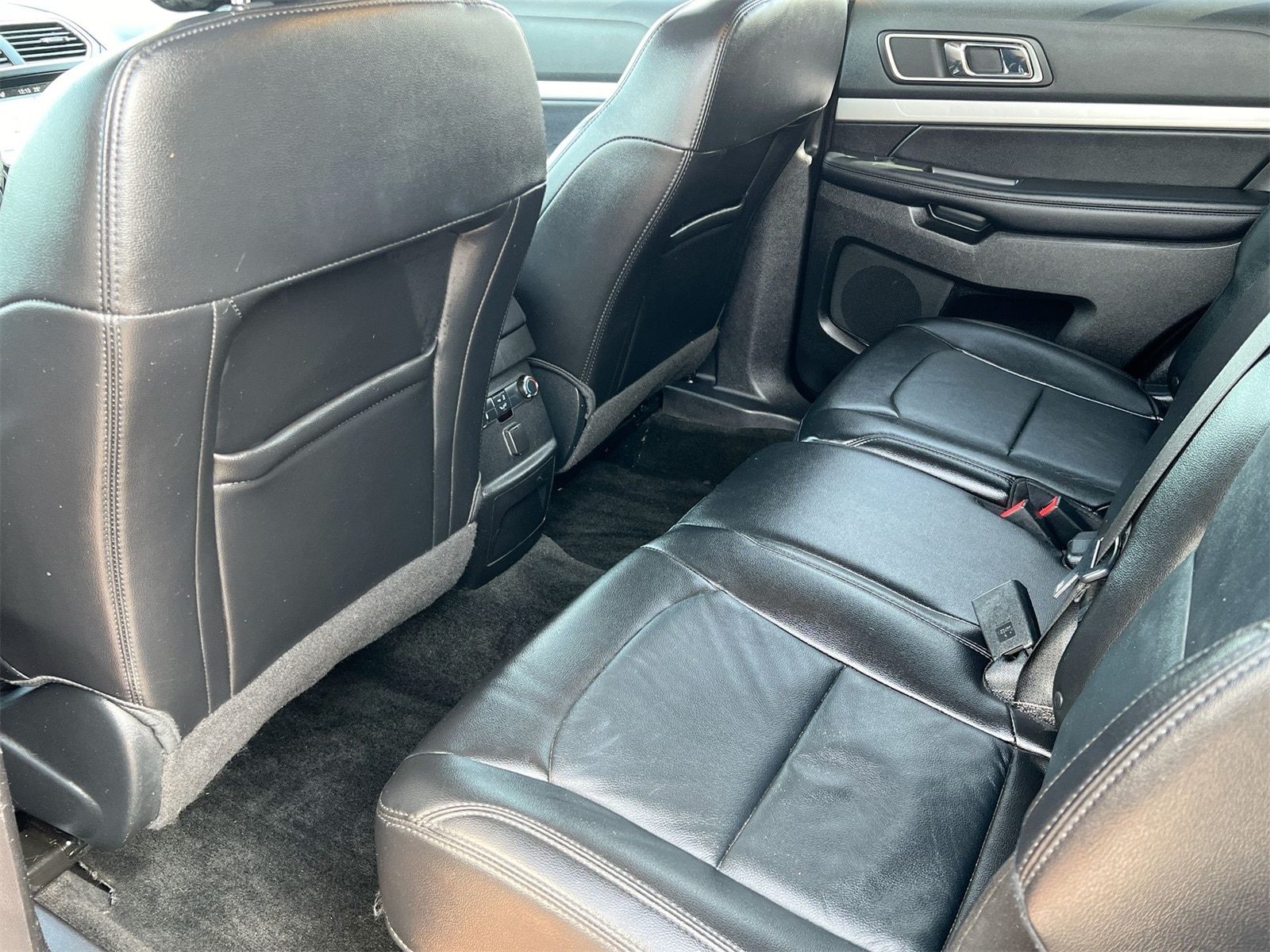 Thumbnail: 2017 Ford Explorer - 18