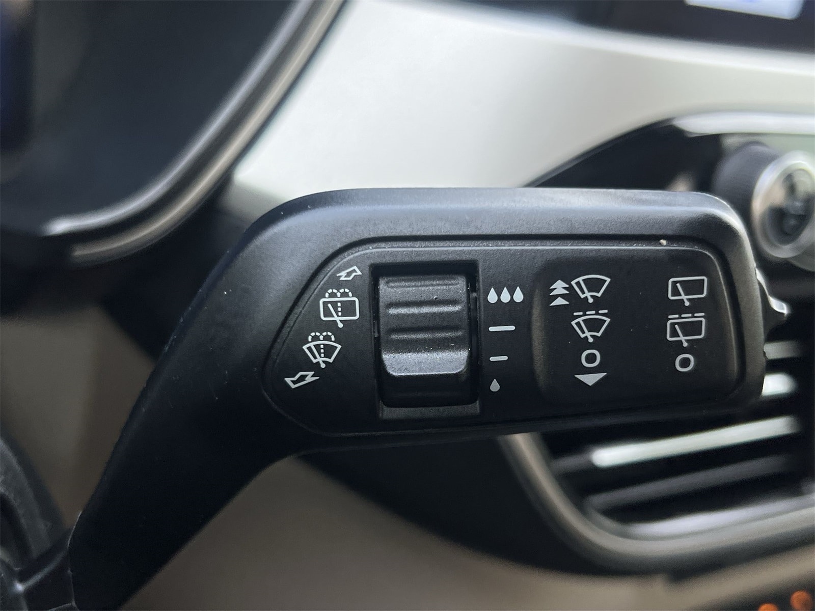 Thumbnail: 2022 Ford Escape - 26