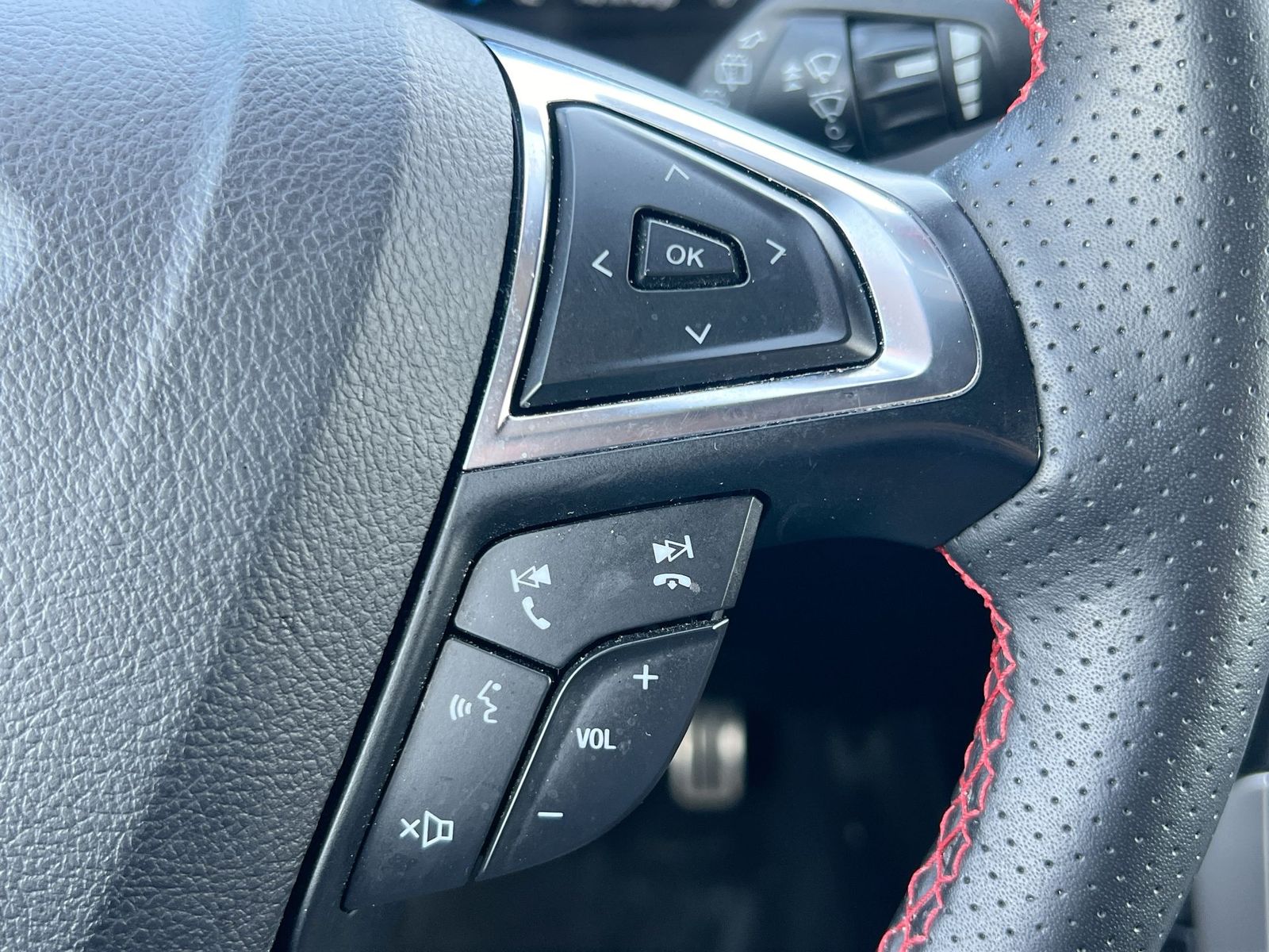 Thumbnail: 2023 Ford Edge - 23