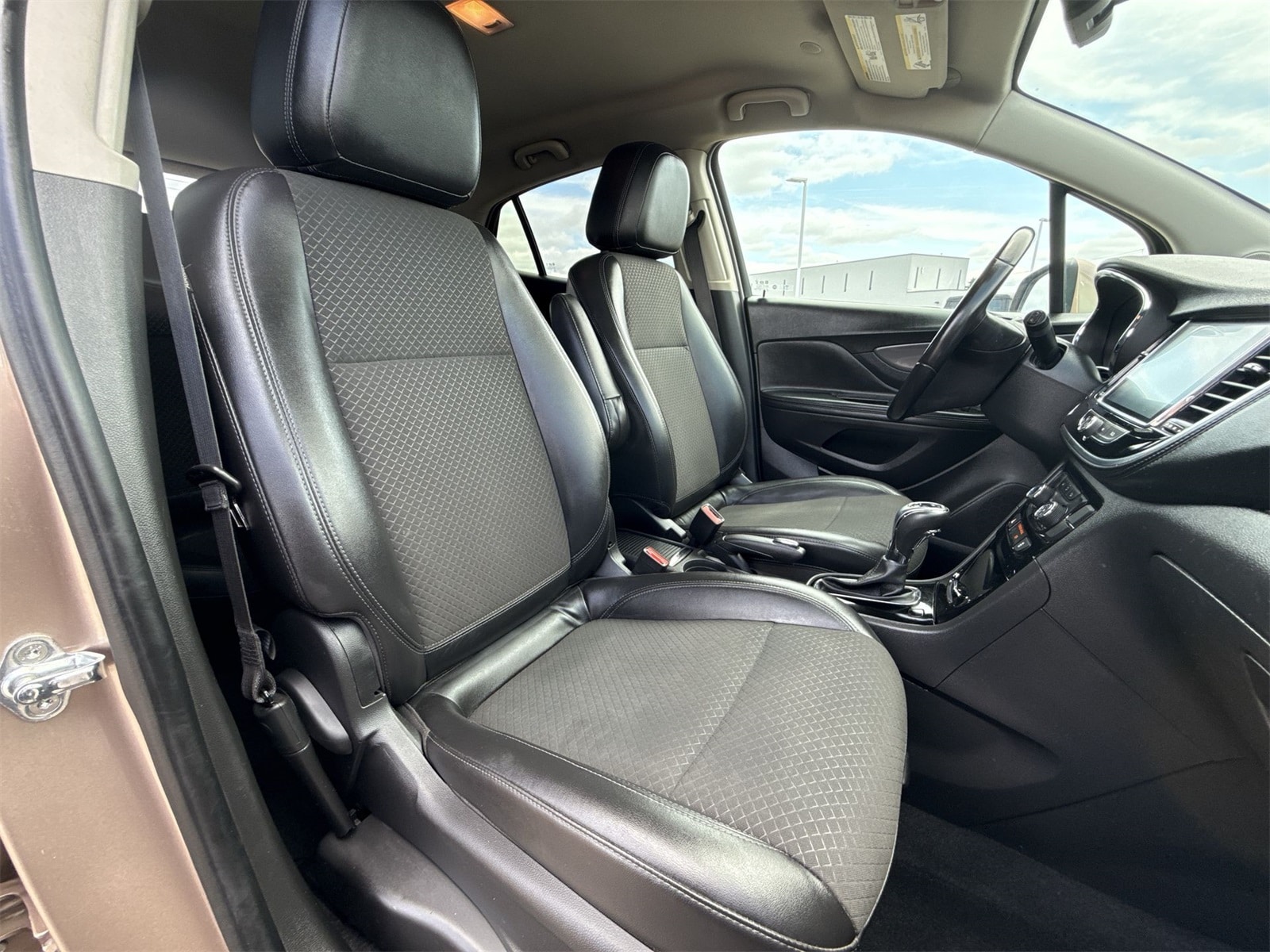 Thumbnail: 2019 Buick Encore - 22