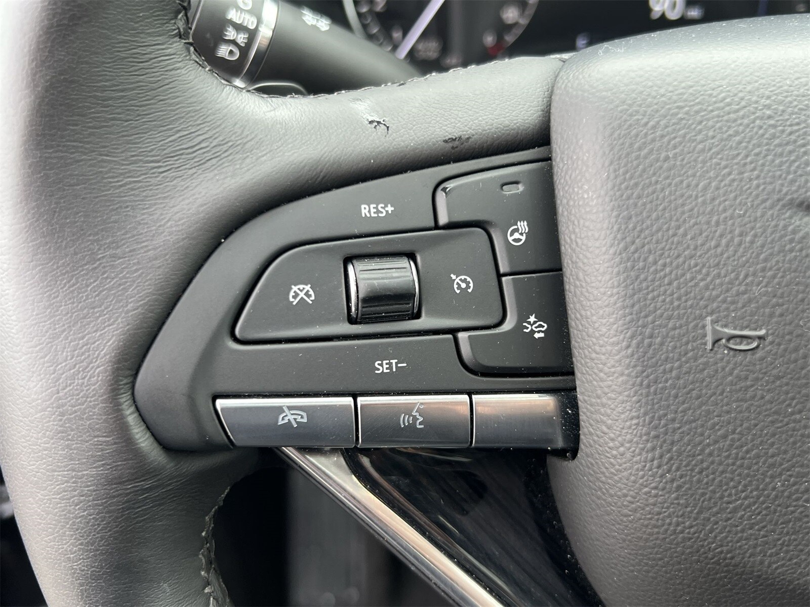 Thumbnail: 2025 Cadillac XT6 - 24