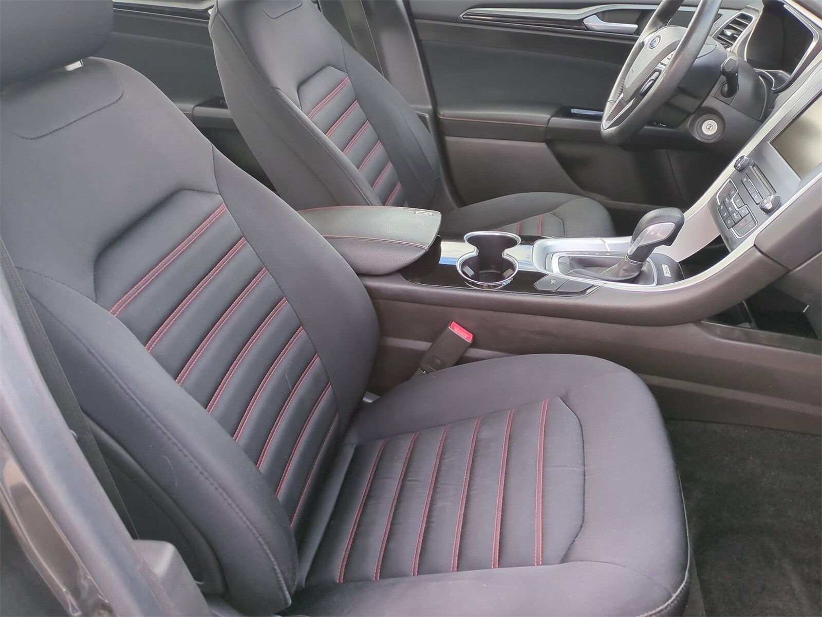 Thumbnail: 2016 Ford Fusion - 21