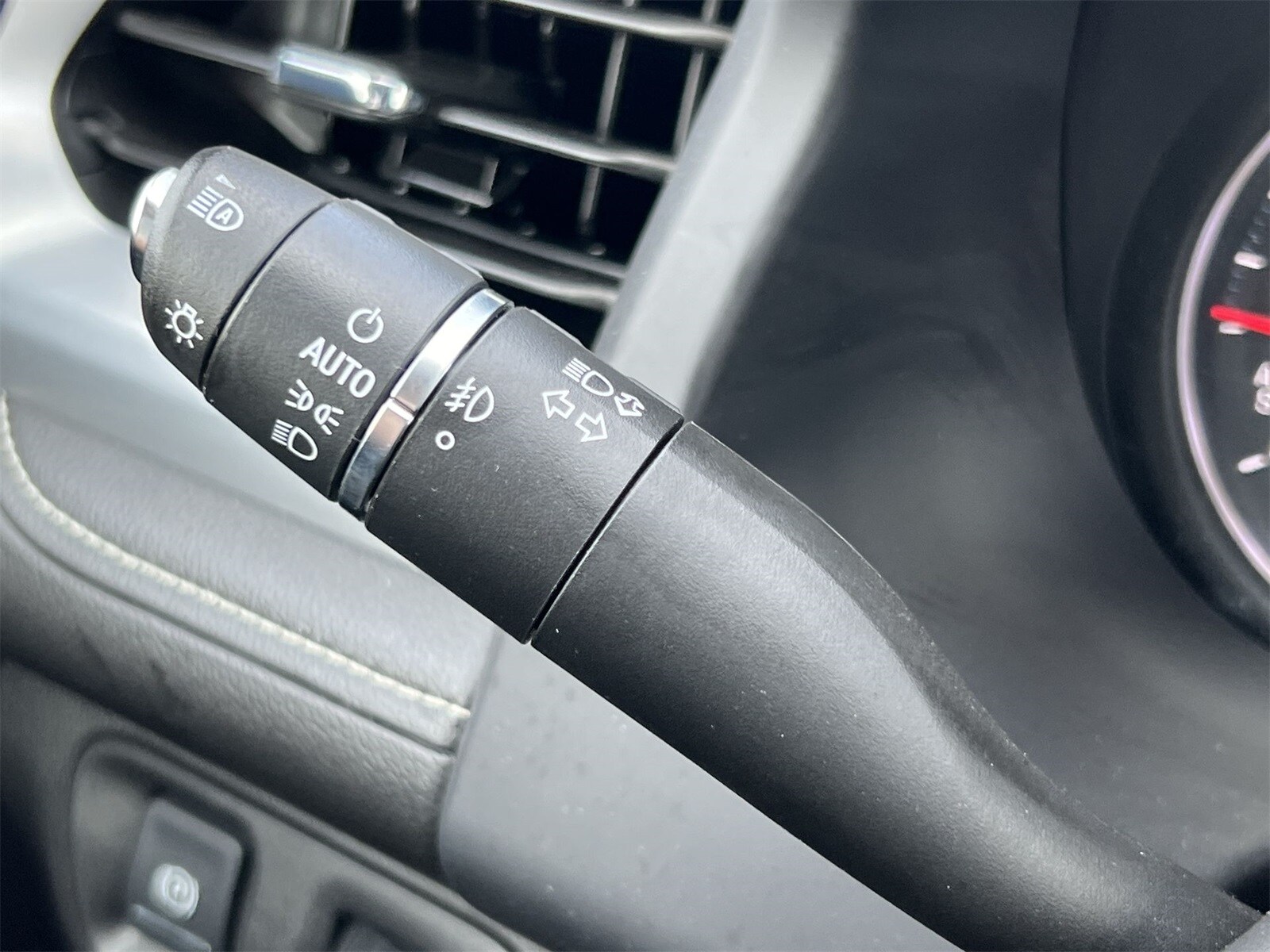 Thumbnail: 2022 GMC Acadia - 26