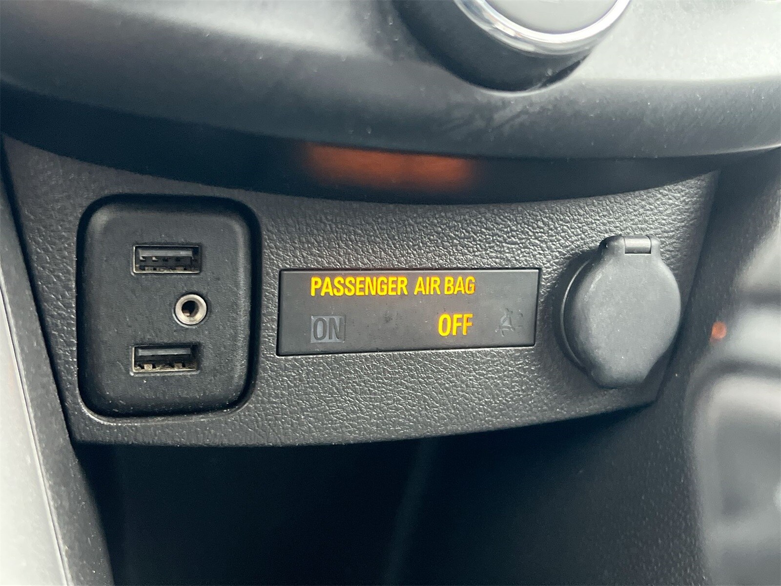 Thumbnail: 2020 Chevrolet Trax - 31